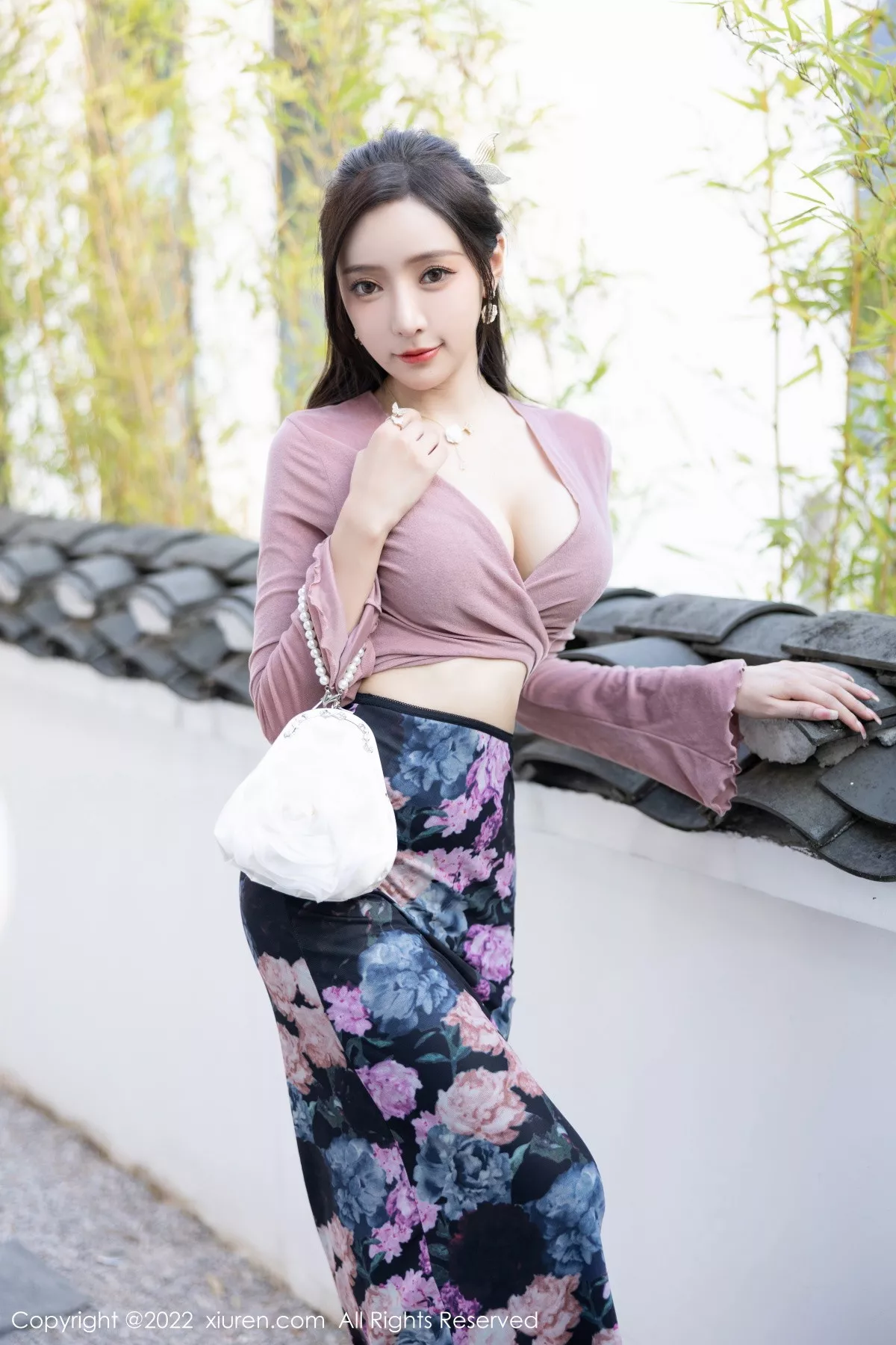 秀人集.com_[XiuRen秀人网]No.5985_女神王馨瑶yanni粉灰色上衣配花色长裙露蕾丝内衣撩人诱惑写真82P