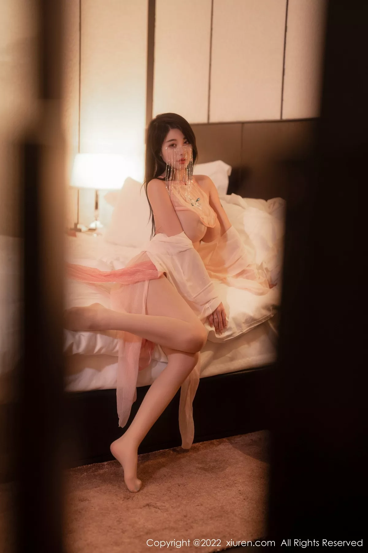 秀人集.com_[XiuRen秀人网]No.5994_模特美七Mia西双版纳旅拍性感粉色布兜秀惹火身材极致诱惑写真66P