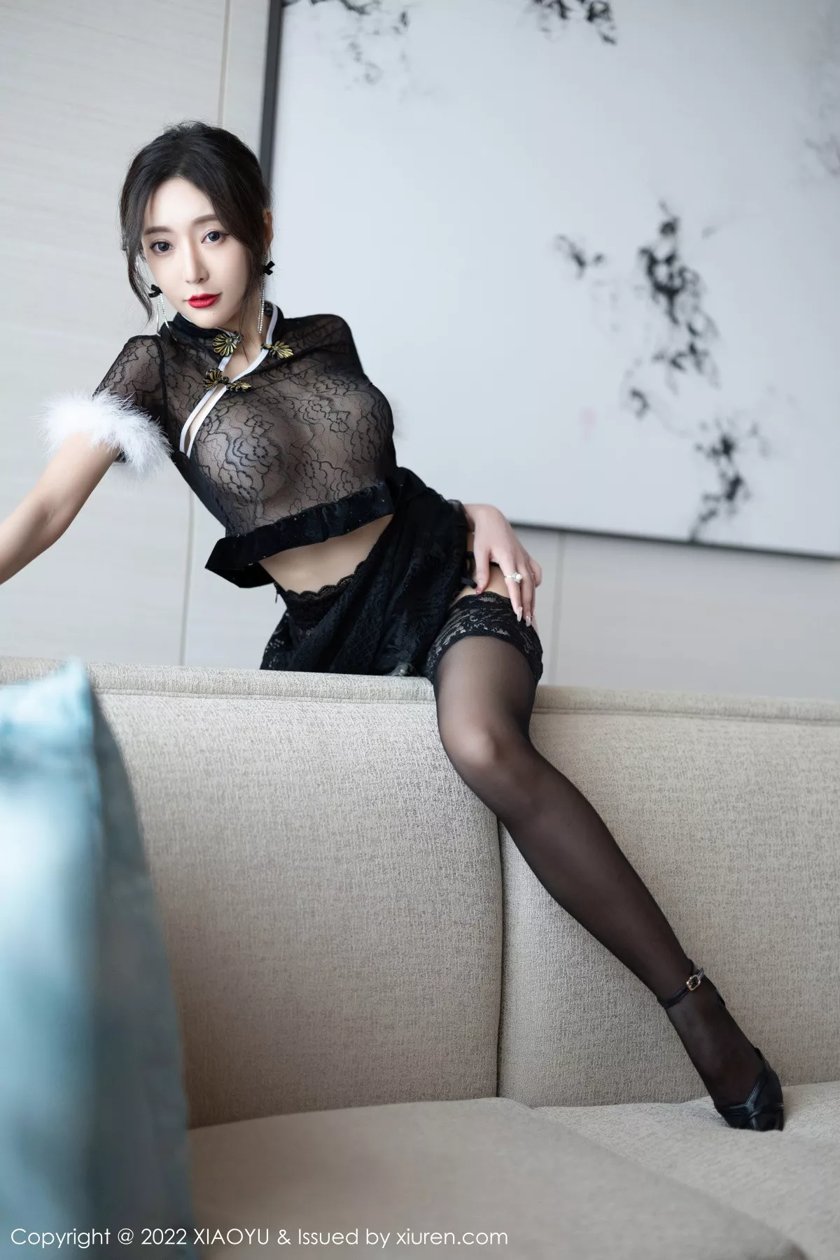 秀人集.com_[XiaoYu画语界]Vol.926_女神王馨瑶yanni性感黑色薄纱情趣旗袍配蕾丝袜惹火诱惑写真80P