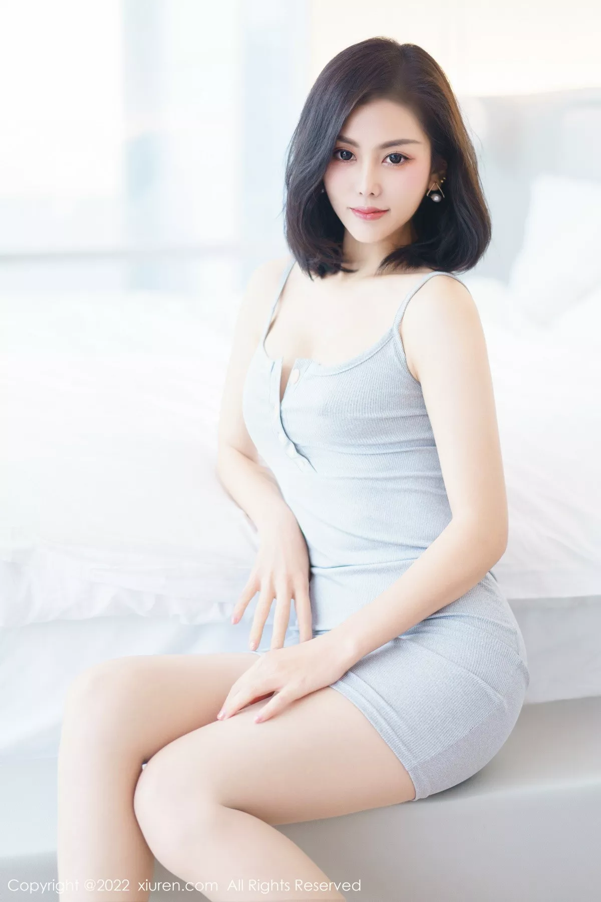 秀人集.com_[XiuRen秀人网]No.5999_新人模特夕颜浅灰色吊带连衣裙配原色丝袜秀曼妙身姿迷人写真63P