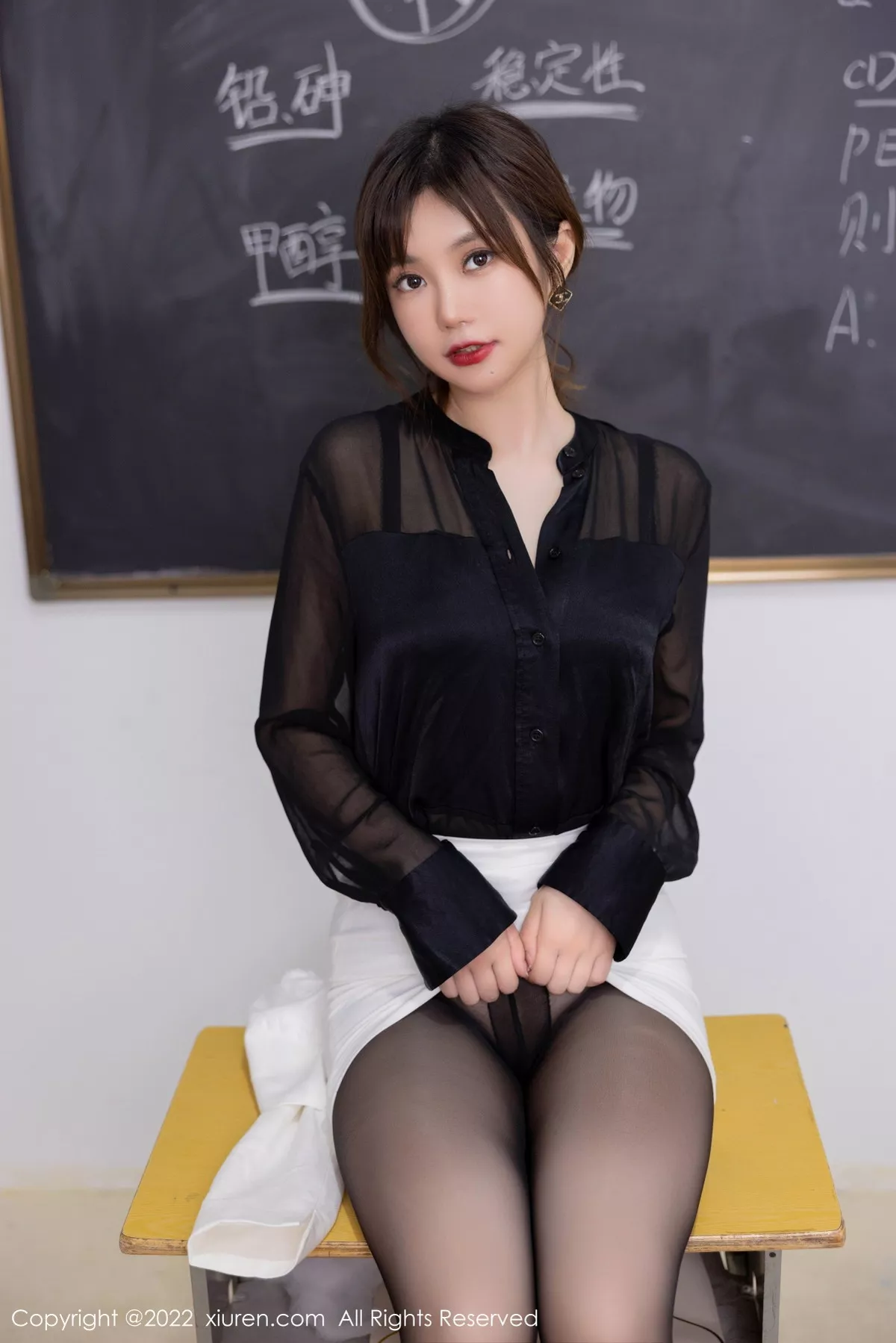 秀人集.com_[XiuRen秀人网]No.6008_女神绮里嘉ula教室角色扮演半脱白色制服露蕾丝边内衣诱惑写真87P