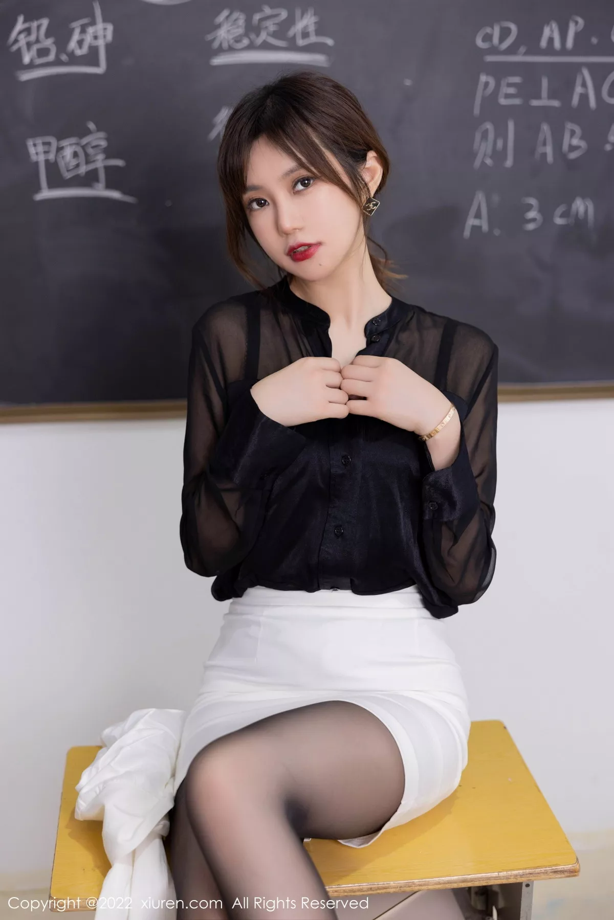 秀人集.com_[XiuRen秀人网]No.6008_女神绮里嘉ula教室角色扮演半脱白色制服露蕾丝边内衣诱惑写真87P