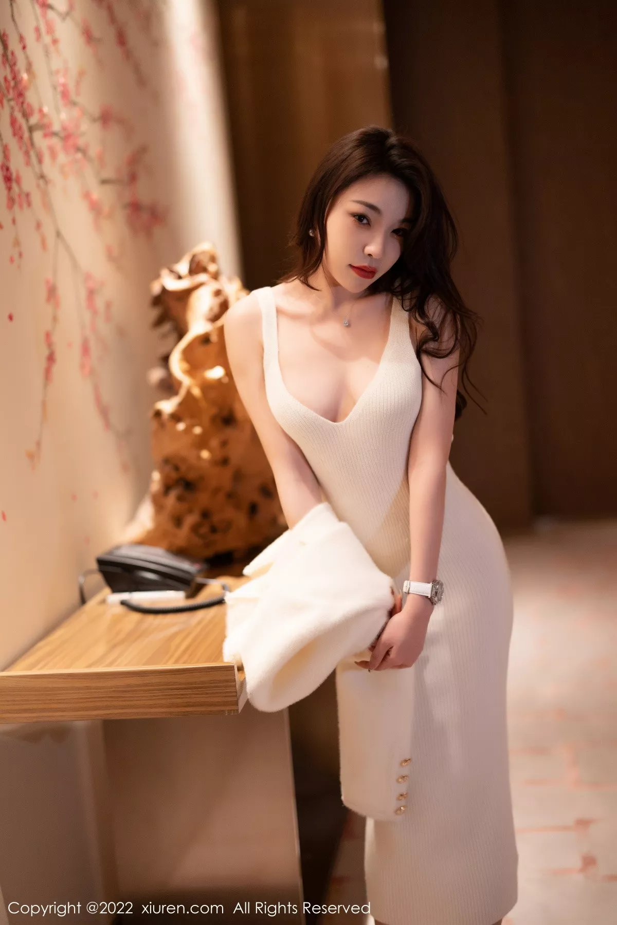 秀人集.com_[XiuRen秀人网]No.6010_女神徐莉芝Booty脱性感白色套装露超薄无内肉丝秀翘臀诱惑写真82P
