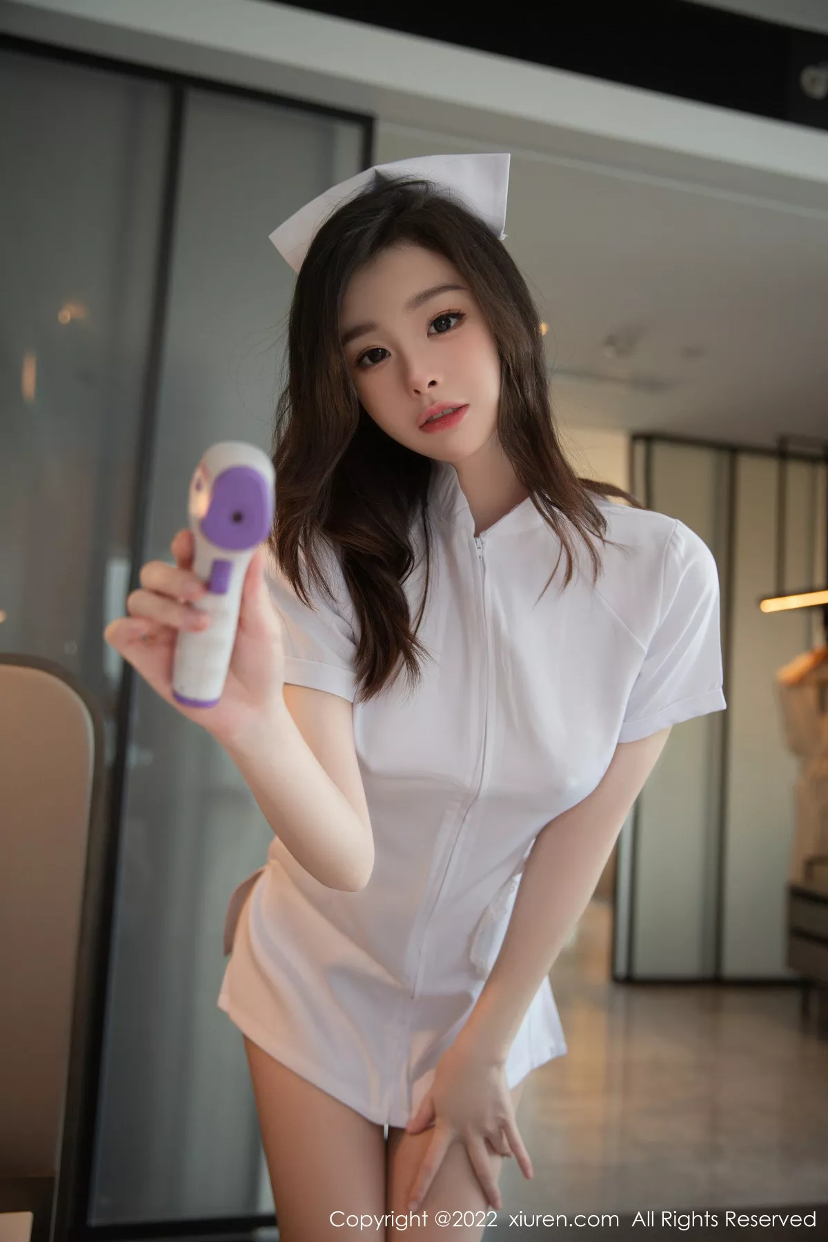 秀人集.com_[XiuRen秀人网]No.6020_模特是小逗逗性感白色护士服饰配原色丝袜秀曼妙身姿迷人写真82P