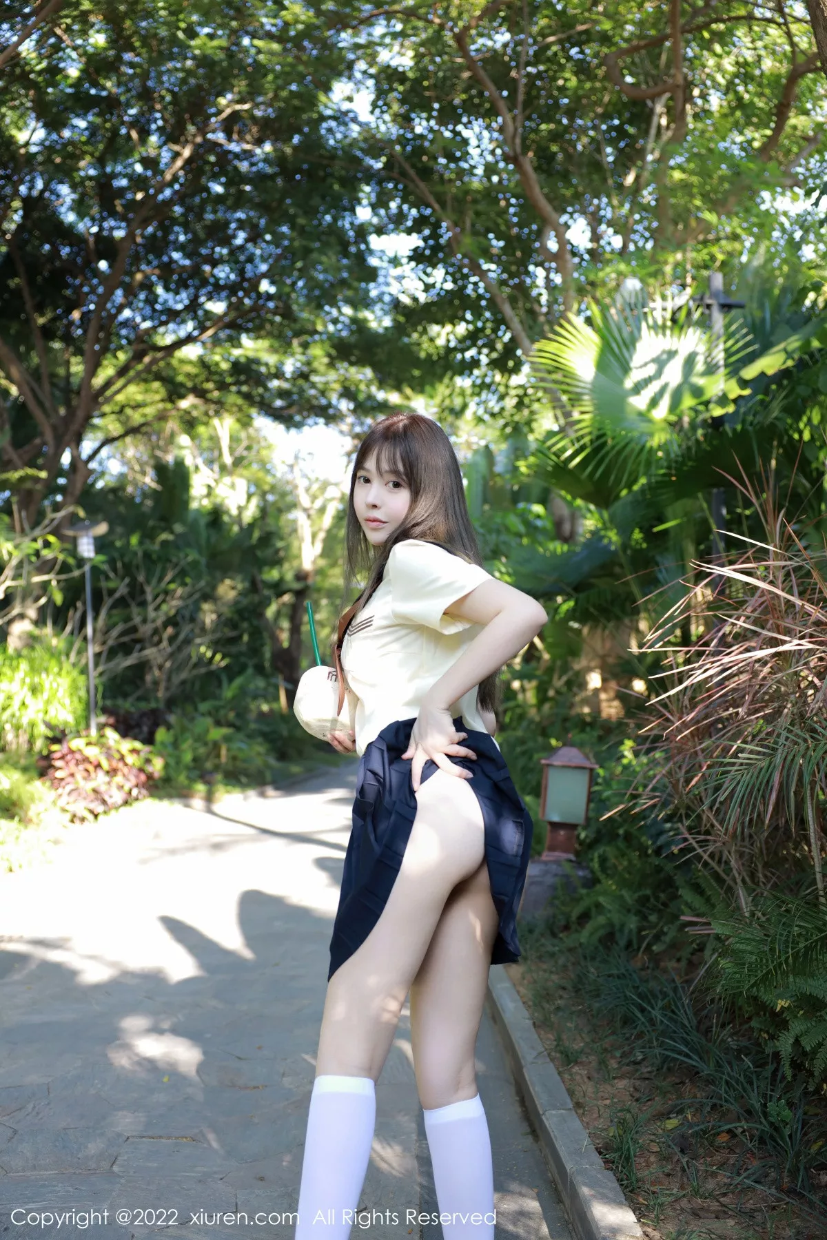 秀人集.com_[XiuRen秀人网]No.6021_女神Evelyn艾莉南京旅拍户外性感白色水手服秀完美身材诱惑写真66P