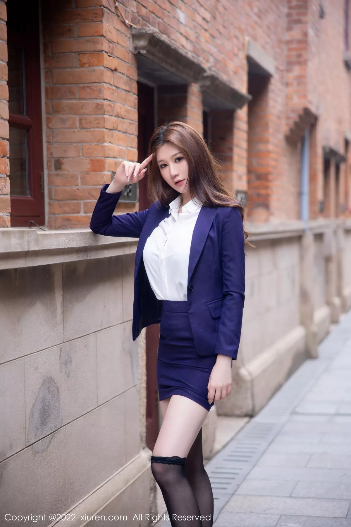 秀人集.com_[XiuRen秀人网]No.5907_模特顾乔楠Cora脱性感白T露浅色内衣黑色蕾丝袜极致魅惑写真83P