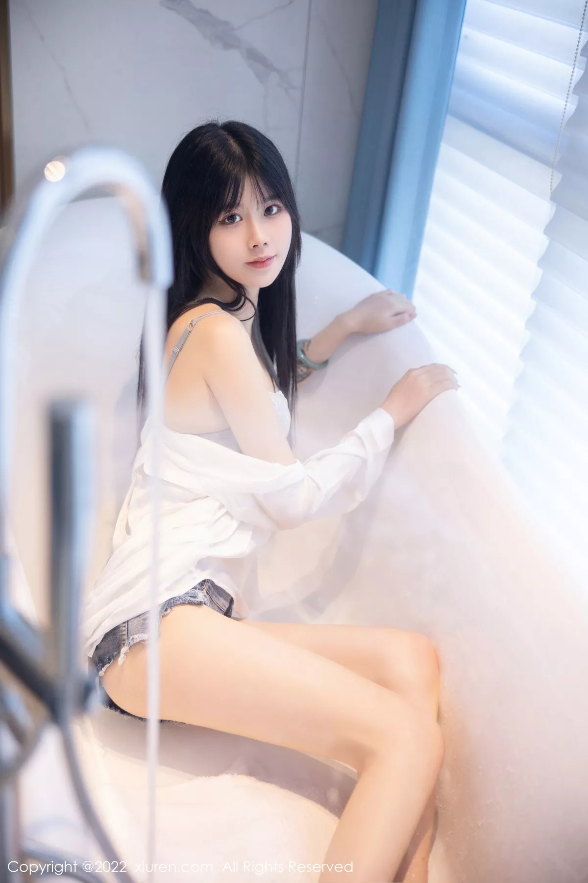 秀人集.com_[XiuRen秀人网]No.5909_模特77qiqi私房浴室脱性感白T露浅蓝色蕾丝内衣迷人诱惑写真85P