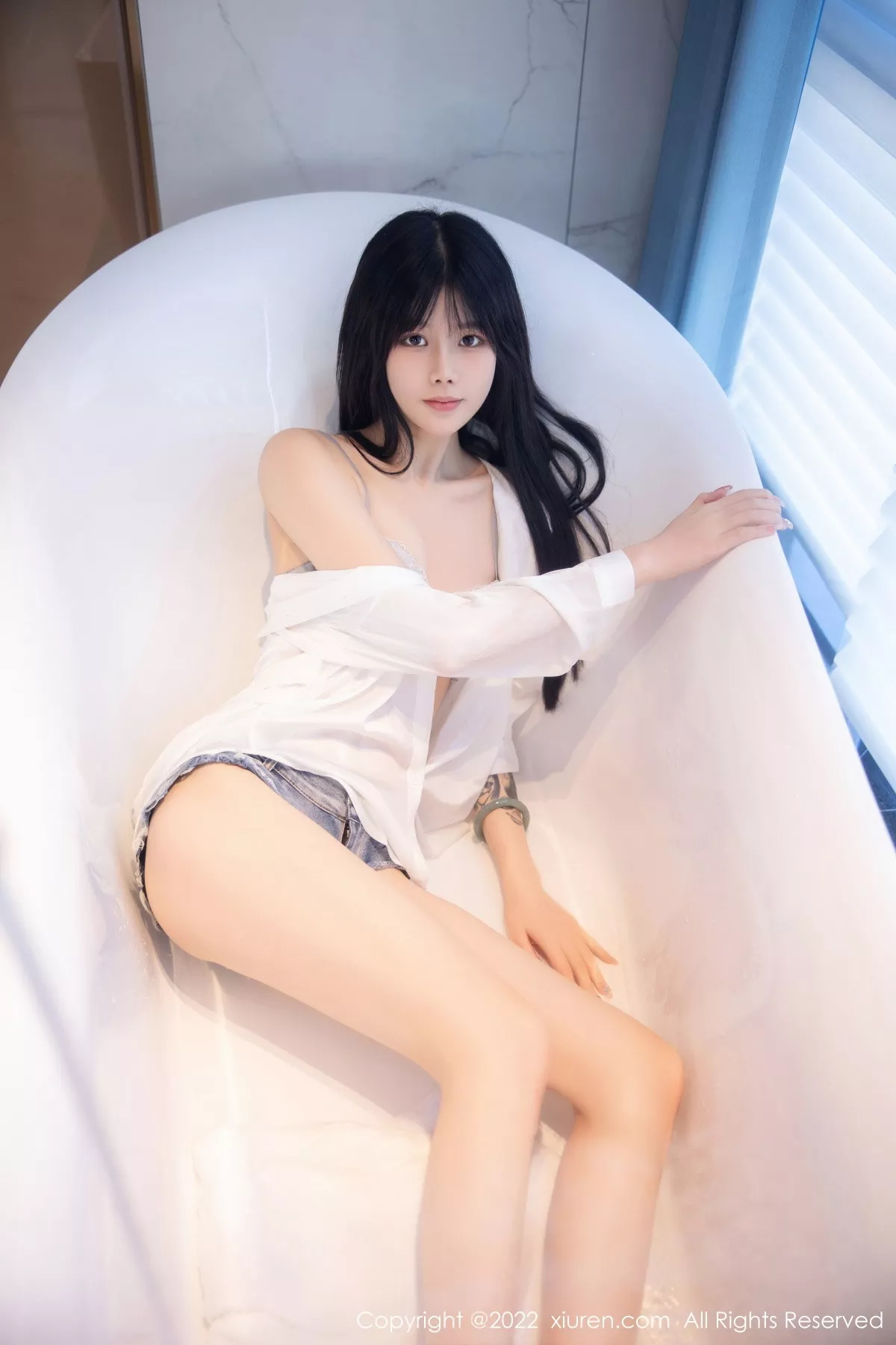 秀人集.com_[XiuRen秀人网]No.5909_模特77qiqi私房浴室脱性感白T露浅蓝色蕾丝内衣迷人诱惑写真85P