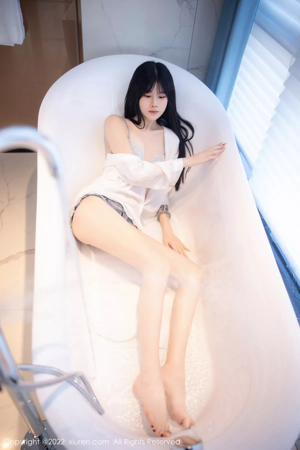 秀人集.com_[XiuRen秀人网]No.5909_模特77qiqi私房浴室脱性感白T露浅蓝色蕾丝内衣迷人诱惑写真85P