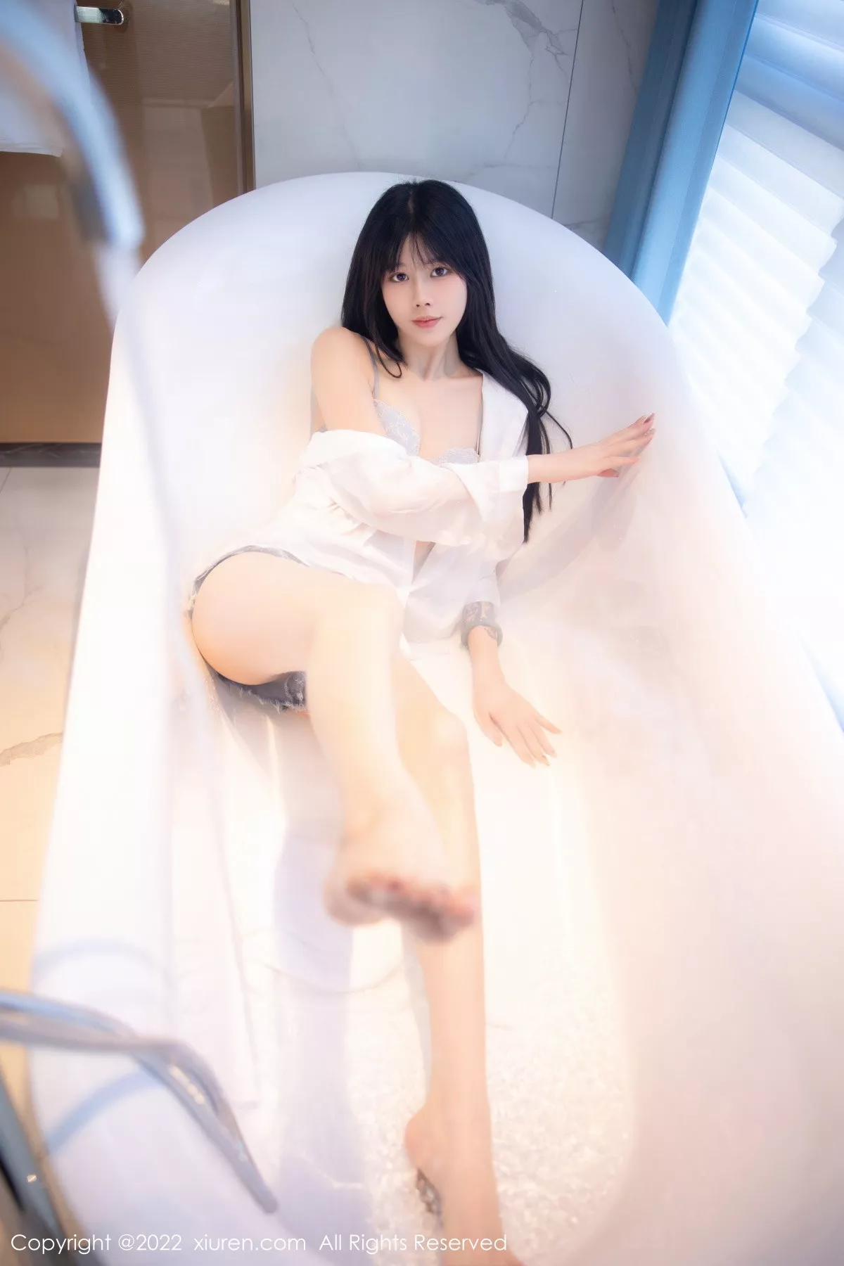 秀人集.com_[XiuRen秀人网]No.5909_模特77qiqi私房浴室脱性感白T露浅蓝色蕾丝内衣迷人诱惑写真85P