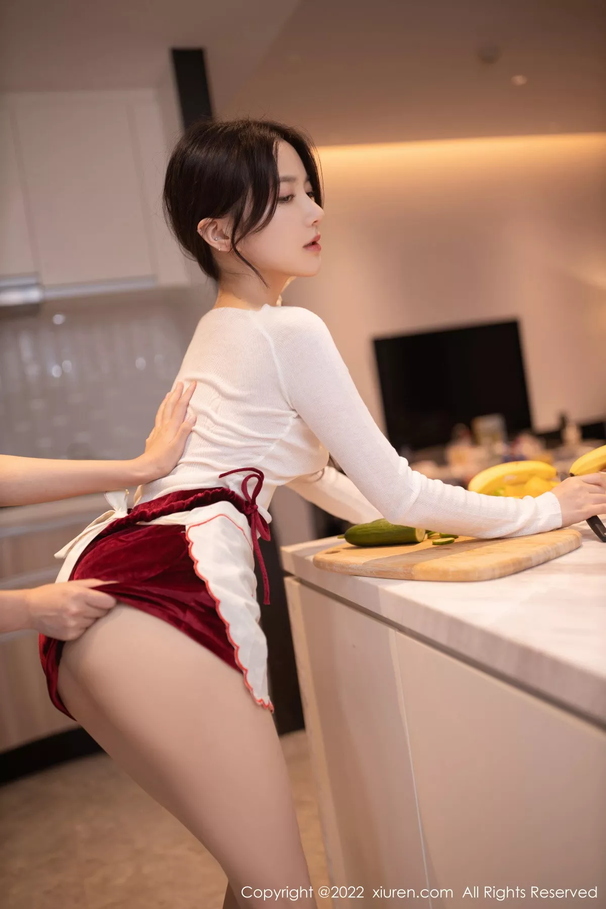秀人集.com_[XiuRen秀人网]No.5913_模特鱼子酱Fish白色轻透上衣配性感红短裙露蕾丝内衣诱惑写真80P