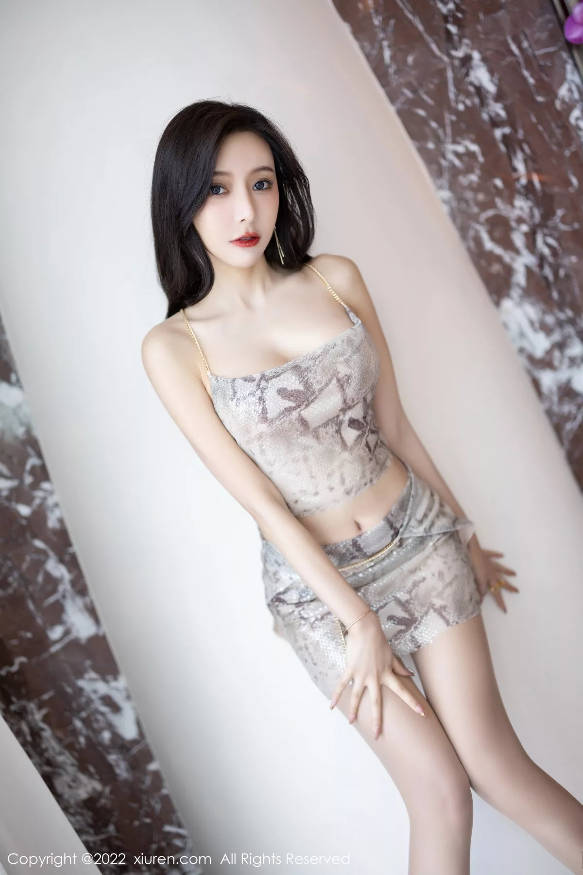秀人集.com_[XiuRen秀人网]No.5920_女神王馨瑶yanni私房性感浅色吊带短装配超薄肉丝撩人诱惑写真82P