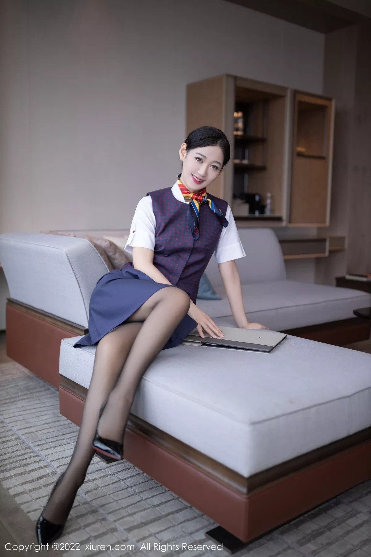 秀人集.com_[XiuRen秀人网]No.5922_模特唐安琪北京旅拍国航空姐角色半脱制服露蕾丝内衣诱惑写真79P