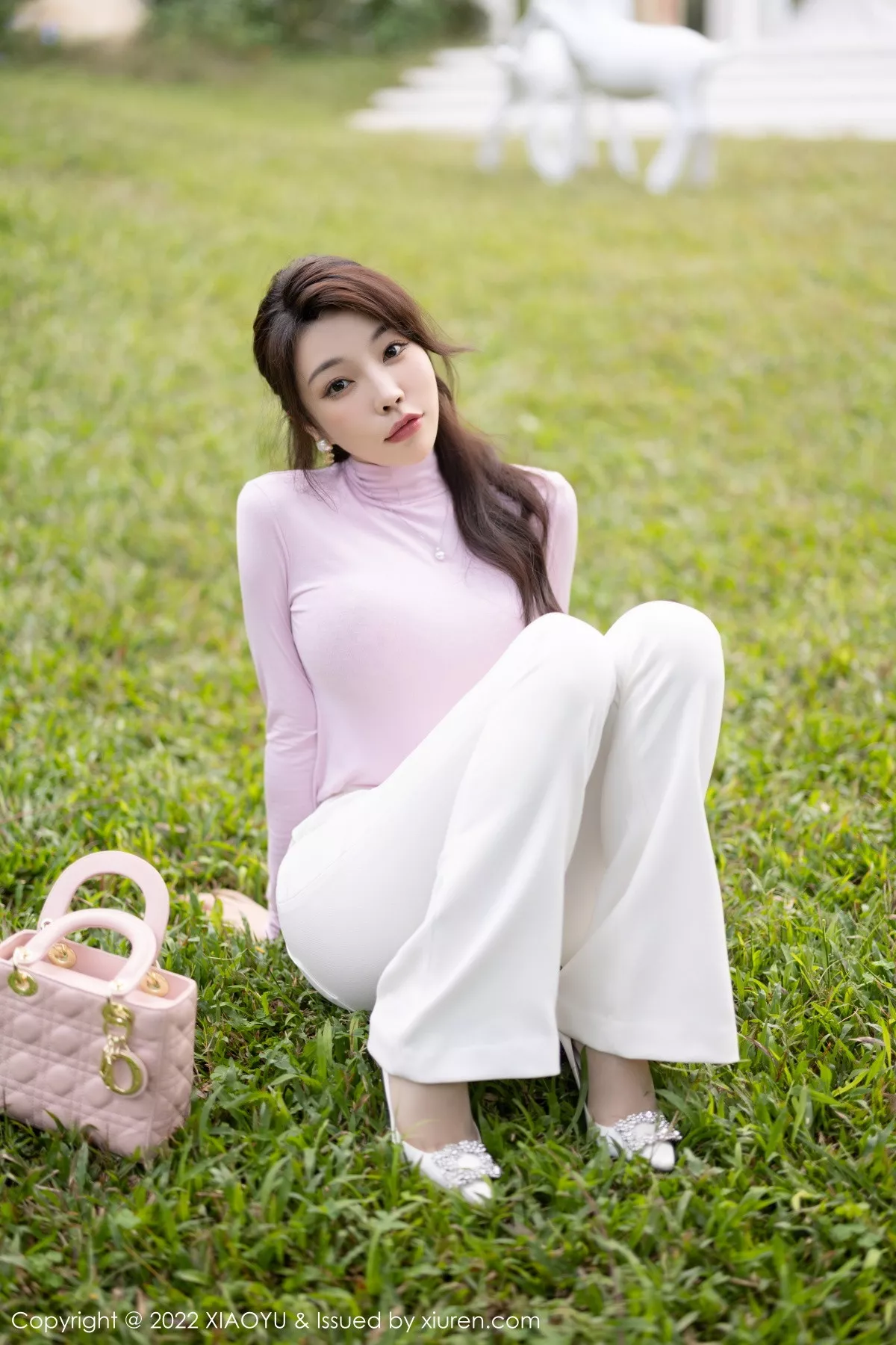 秀人集.com_[XiaoYu画语界]Vol.914_女神徐莉芝Booty浅紫色收身上衣半脱露豹纹内衣惹火诱惑写真82P