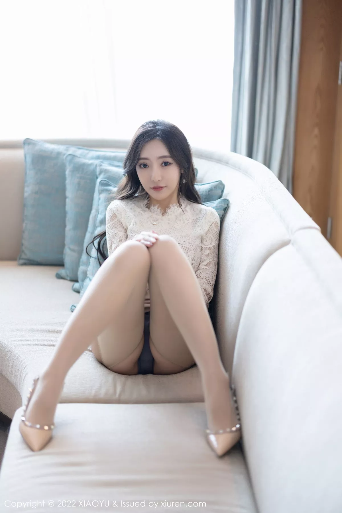 秀人集.com_[XiaoYu画语界]Vol.936_女神王馨瑶yanni都市丽人装扮性感紫色内衣配开档肉丝诱惑写真73P