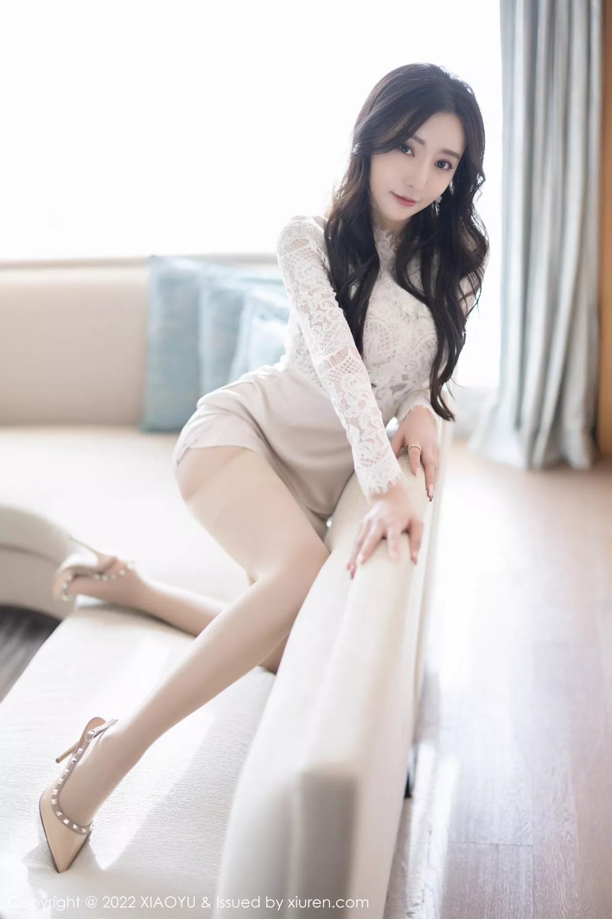 秀人集.com_[XiaoYu画语界]Vol.936_女神王馨瑶yanni都市丽人装扮性感紫色内衣配开档肉丝诱惑写真73P