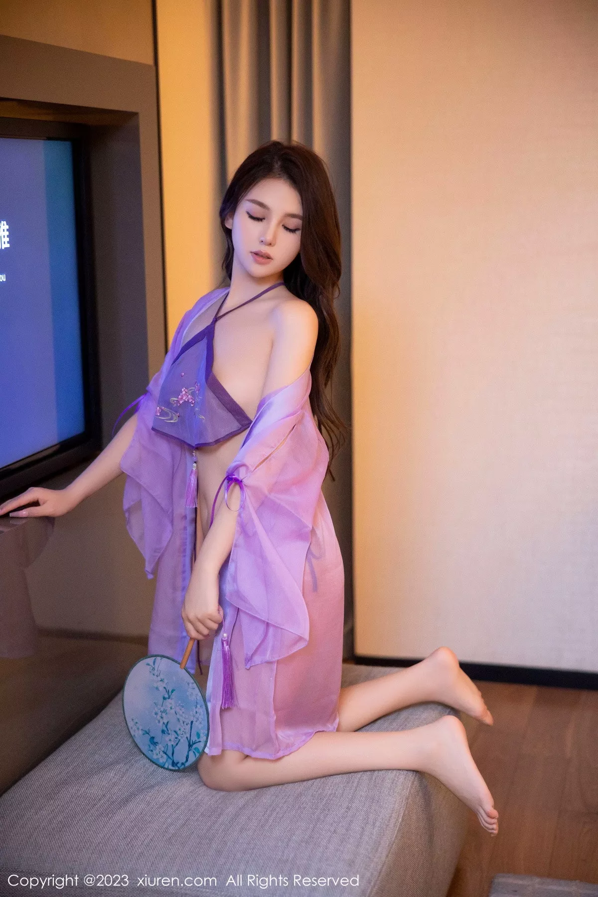 秀人集.com_[XiuRen秀人网]No.6077_模特美羊羊性感紫色古装服饰半脱露丁字裤秀翘臀美腿诱惑写真83P