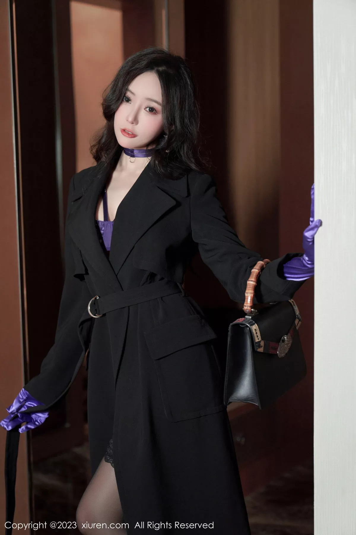 秀人集.com_[XiuRen秀人网]No.6078_女神王馨瑶yanni脱黑色外衣露紫色情趣内衣秀完美身材诱惑写真76P