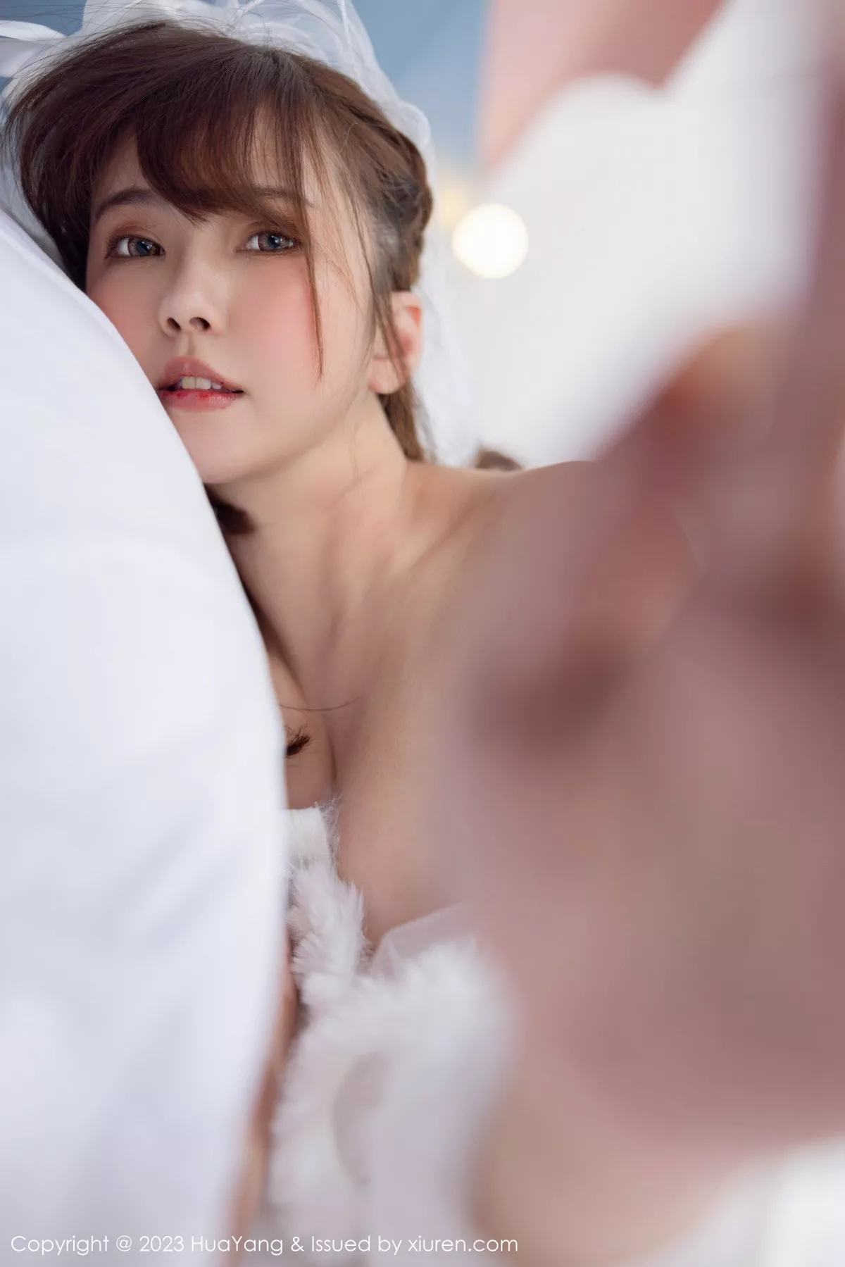 秀人集.com_[HuaYang花漾]Vol.524_模特张思允Nice私房性感白色薄透婚纱配无内白丝惹火诱惑写真63P