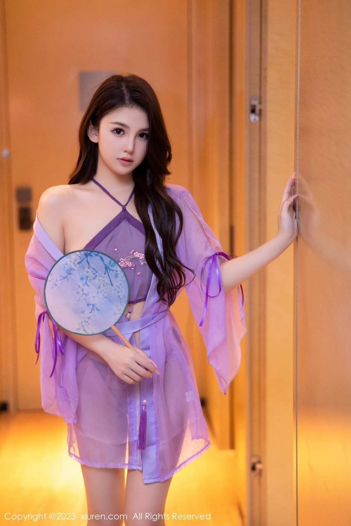 秀人集.com_[XiuRen秀人网]No.6077_模特美羊羊性感紫色古装服饰半脱露丁字裤秀翘臀美腿诱惑写真83P