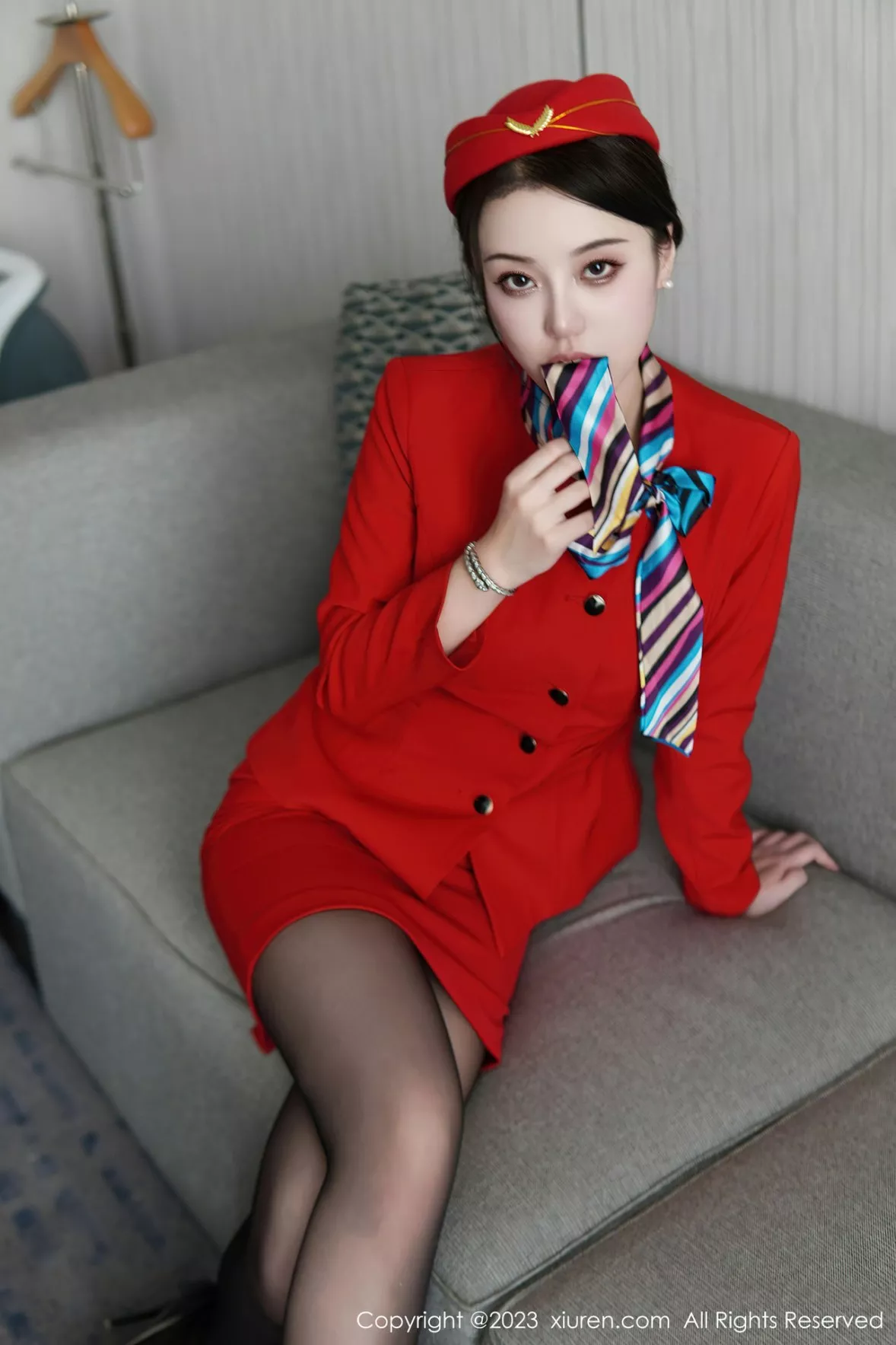 秀人集.com_[XiuRen秀人网]No.6088_模特米娜MnaL私房脱性感空姐制服露黑色蕾丝内衣撩人诱惑写真72P