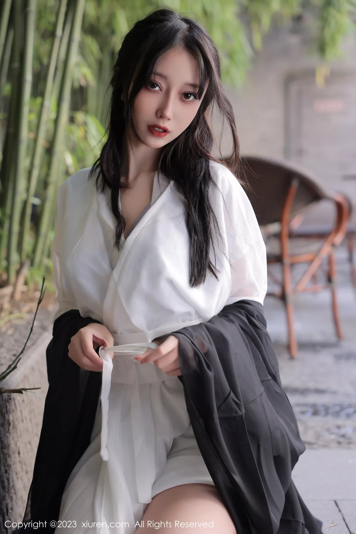 秀人集.com_[XiuRen秀人网]No.6094_模特玥儿玥er海南旅拍脱白色古装服饰露性感内衣撩人诱惑写真55P