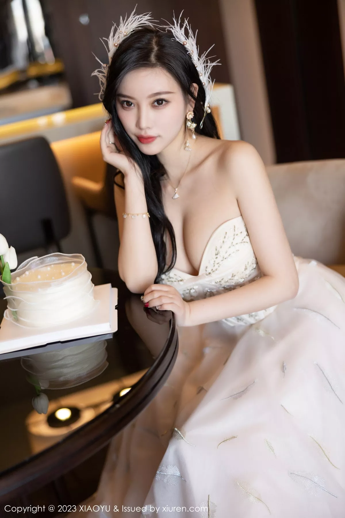秀人集.com_[XiaoYu画语界]Vol.941_女神杨晨晨Yome生日主题脱连衣长裙露火辣身材极致诱惑写真120P