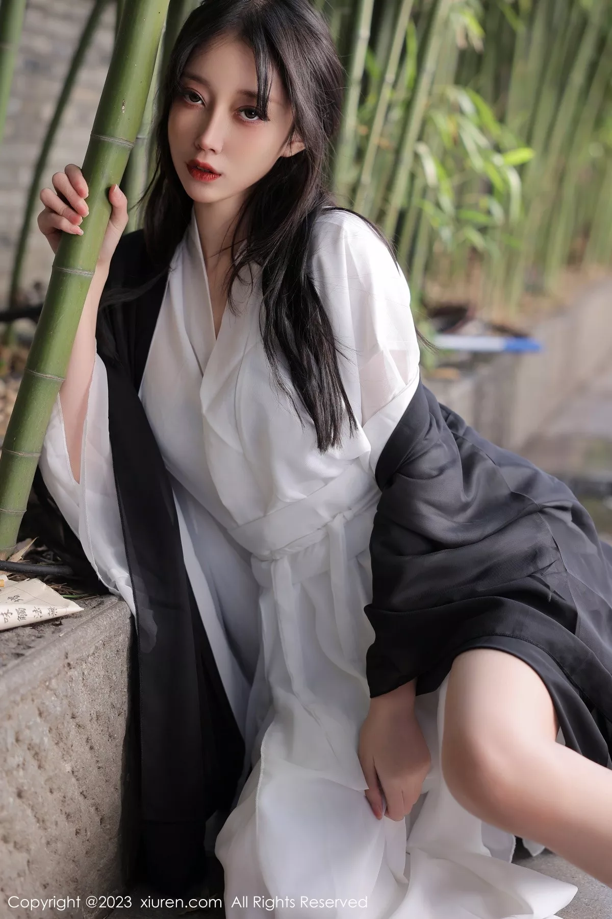 秀人集.com_[XiuRen秀人网]No.6094_模特玥儿玥er海南旅拍脱白色古装服饰露性感内衣撩人诱惑写真55P