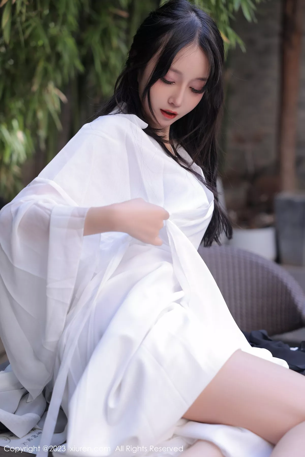 秀人集.com_[XiuRen秀人网]No.6094_模特玥儿玥er海南旅拍脱白色古装服饰露性感内衣撩人诱惑写真55P