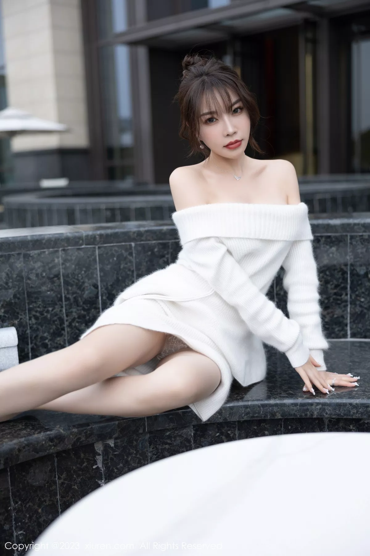秀人集.com_[XiuRen秀人网]No.6132_女神徐莉芝Booty脱露肩连衣长裙露性感白色蕾丝内衣诱惑写真83P