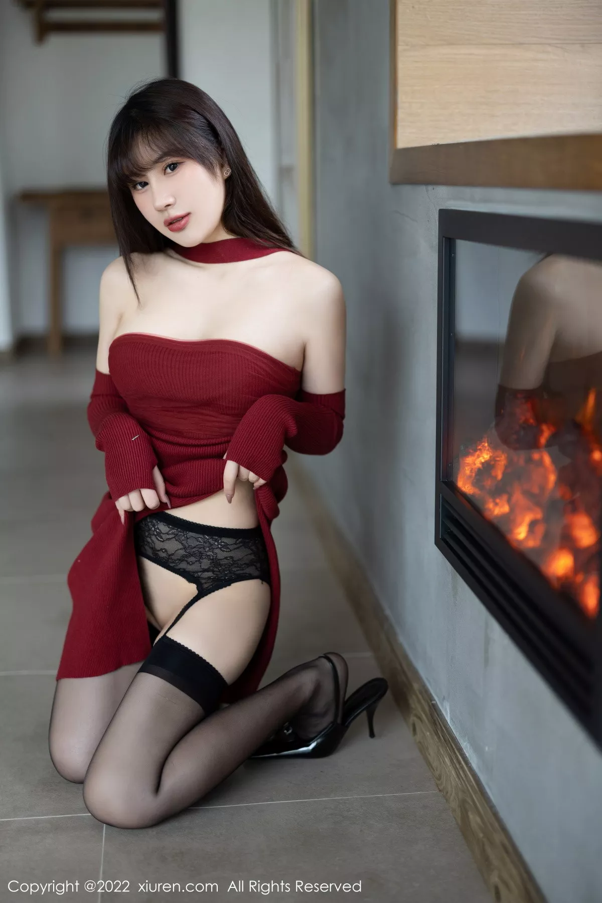 秀人集.com_[XiuRen秀人网]No.6027_模特张欣欣私房性感红色露肩长裙+淡粉色吊带睡裙撩人诱惑写真82P