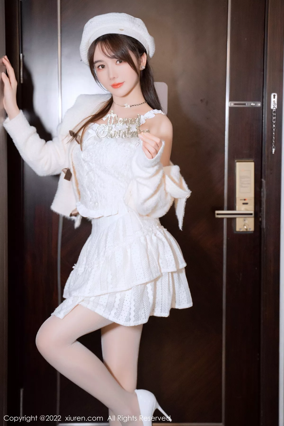 秀人集.com_[XiuRen秀人网]No.6025_模特婠婠么性感白色毛线上衣配白短裙秀曼妙身姿完美诱惑写真68P