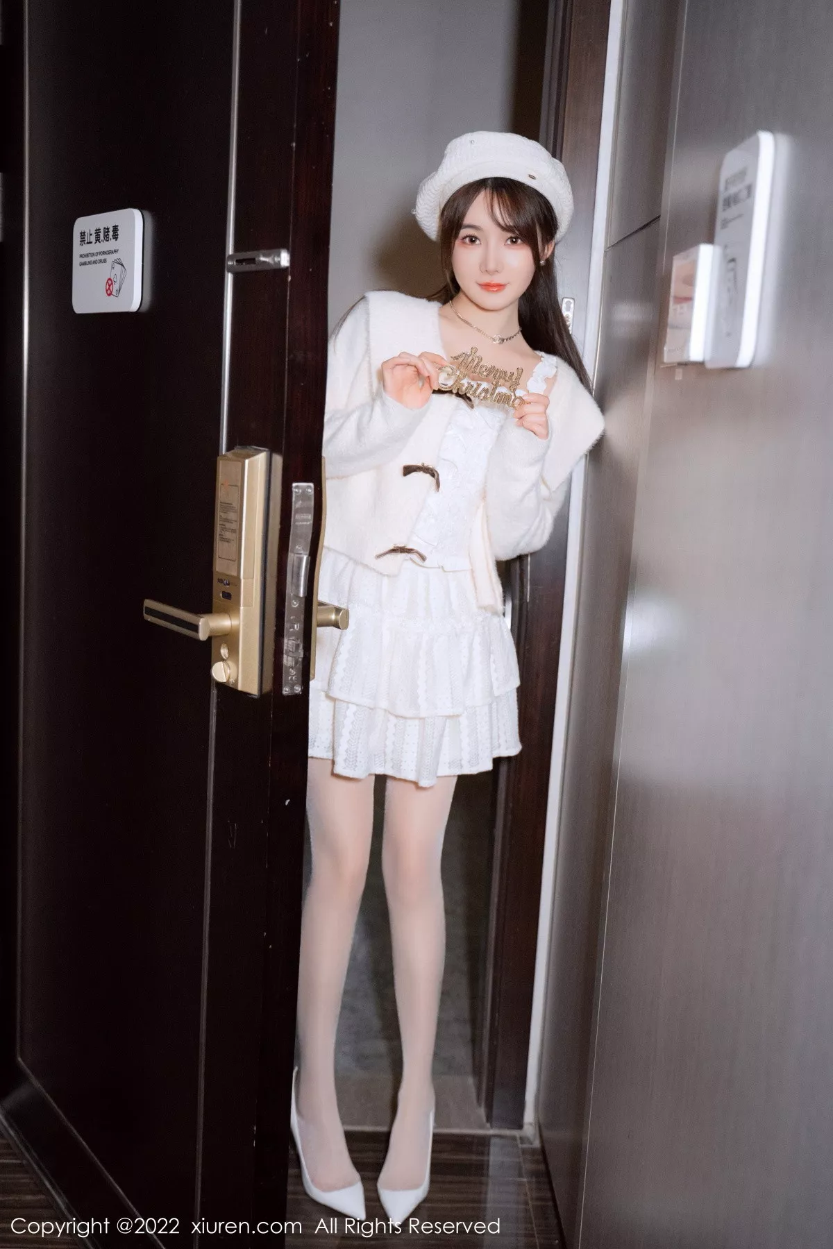 秀人集.com_[XiuRen秀人网]No.6025_模特婠婠么性感白色毛线上衣配白短裙秀曼妙身姿完美诱惑写真68P