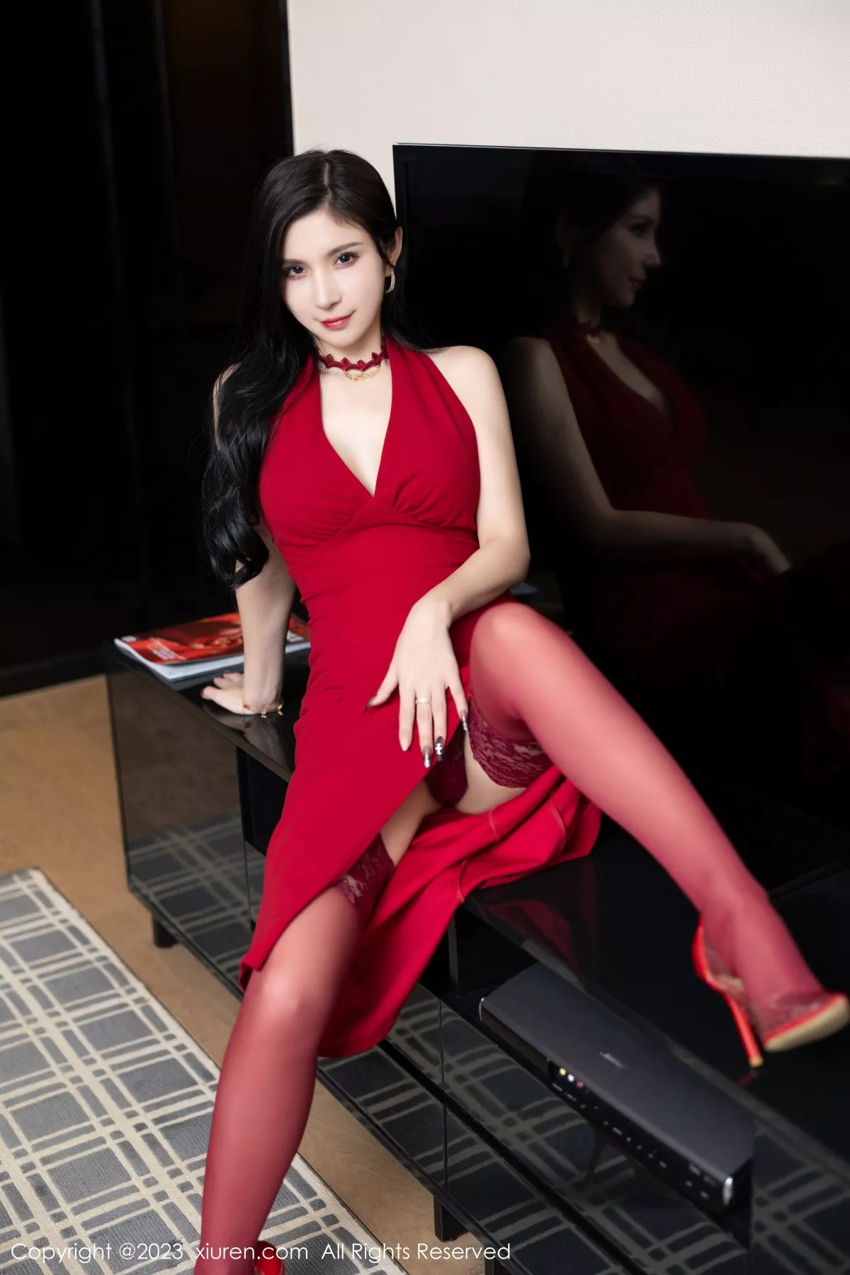 秀人集.com_[XiuRen秀人网]No.6140_模特小蛮妖Yummy红色连衣短裙露红色蕾丝内衣惹火诱惑写真82P