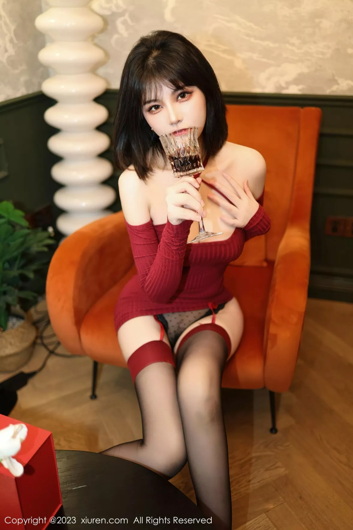 秀人集.com_[XiuRen秀人网]No.6144_模特桃桃子红色收身连衣短露黑色蕾丝内衣秀曼妙身姿诱惑写真81P