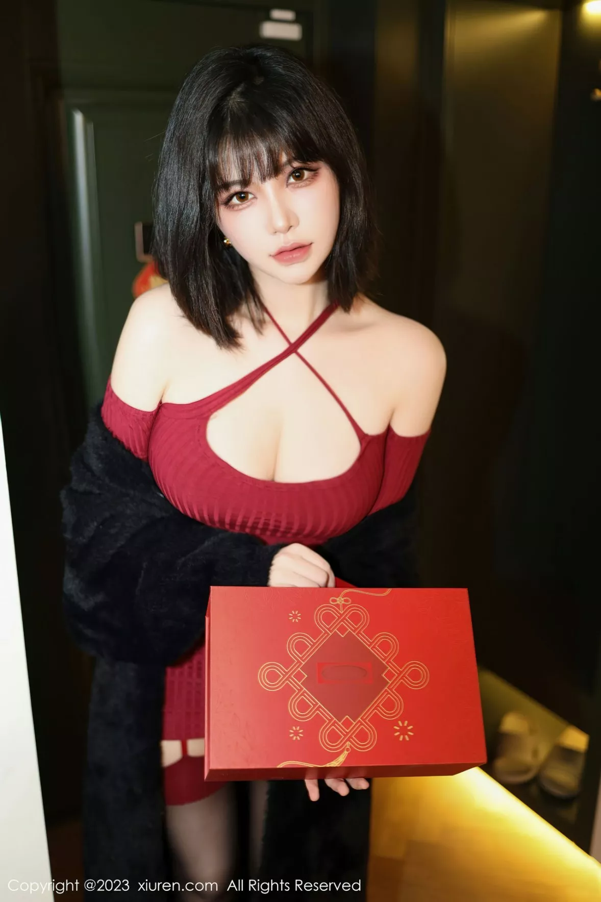 秀人集.com_[XiuRen秀人网]No.6144_模特桃桃子红色收身连衣短露黑色蕾丝内衣秀曼妙身姿诱惑写真81P