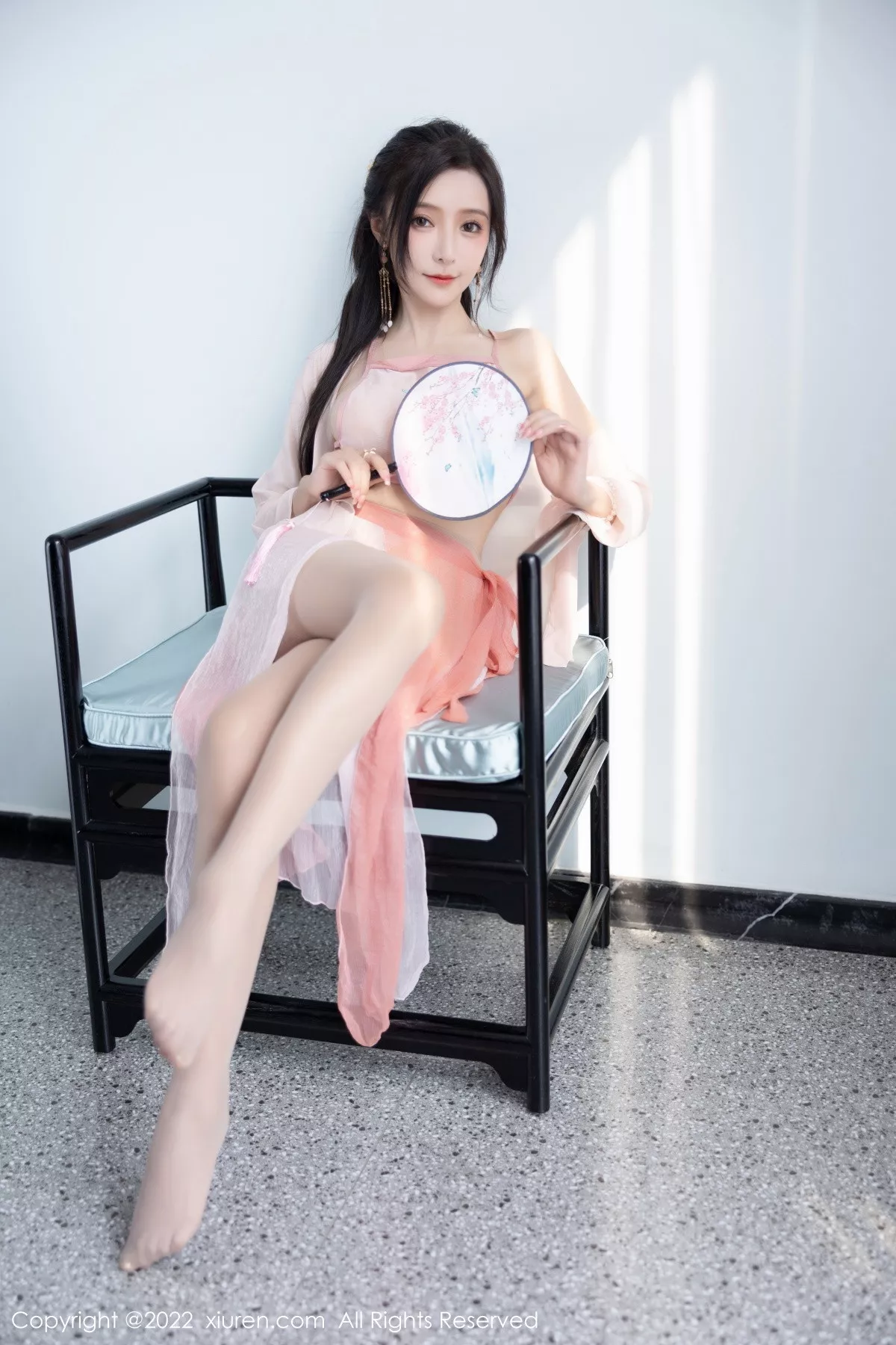 秀人集.com_[XiuRen秀人网]No.6040_女神王馨瑶yanni私房粉色肚兜配超薄肉丝秀惹火身材诱惑写真81P