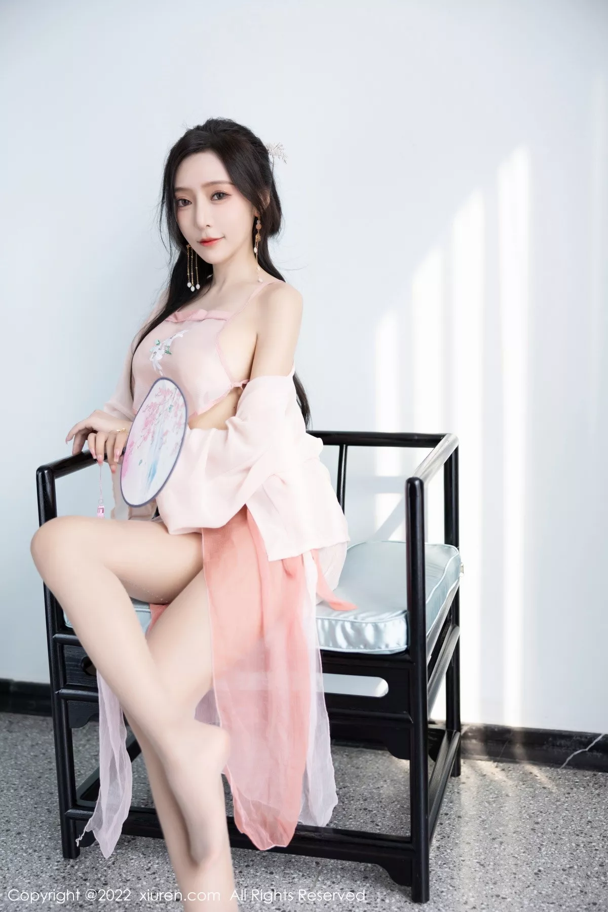 秀人集.com_[XiuRen秀人网]No.6040_女神王馨瑶yanni私房粉色肚兜配超薄肉丝秀惹火身材诱惑写真81P