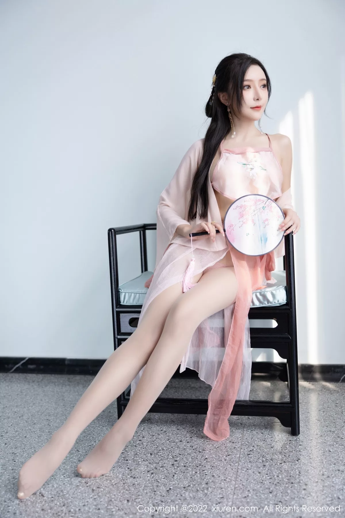 秀人集.com_[XiuRen秀人网]No.6040_女神王馨瑶yanni私房粉色肚兜配超薄肉丝秀惹火身材诱惑写真81P