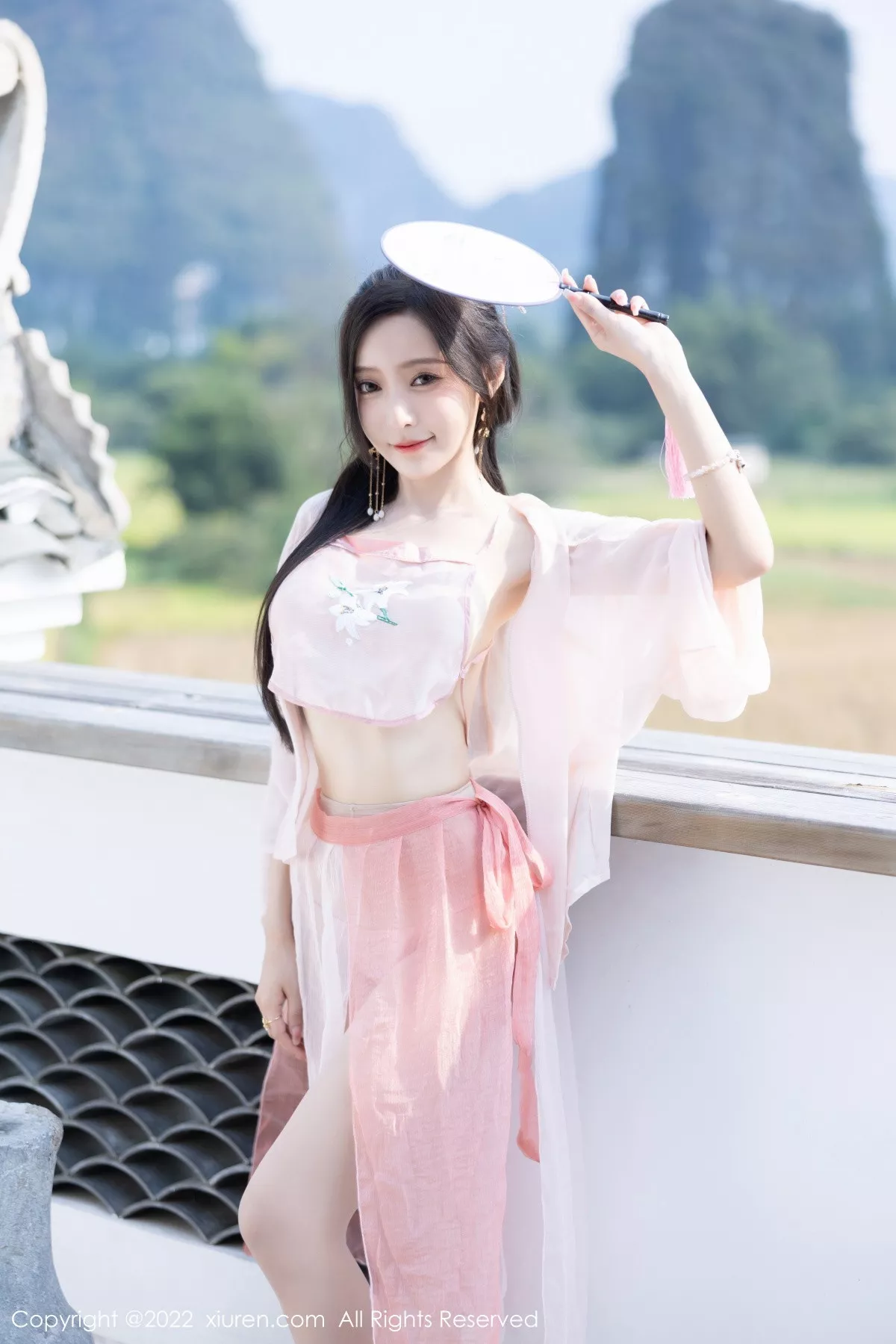 秀人集.com_[XiuRen秀人网]No.6040_女神王馨瑶yanni私房粉色肚兜配超薄肉丝秀惹火身材诱惑写真81P