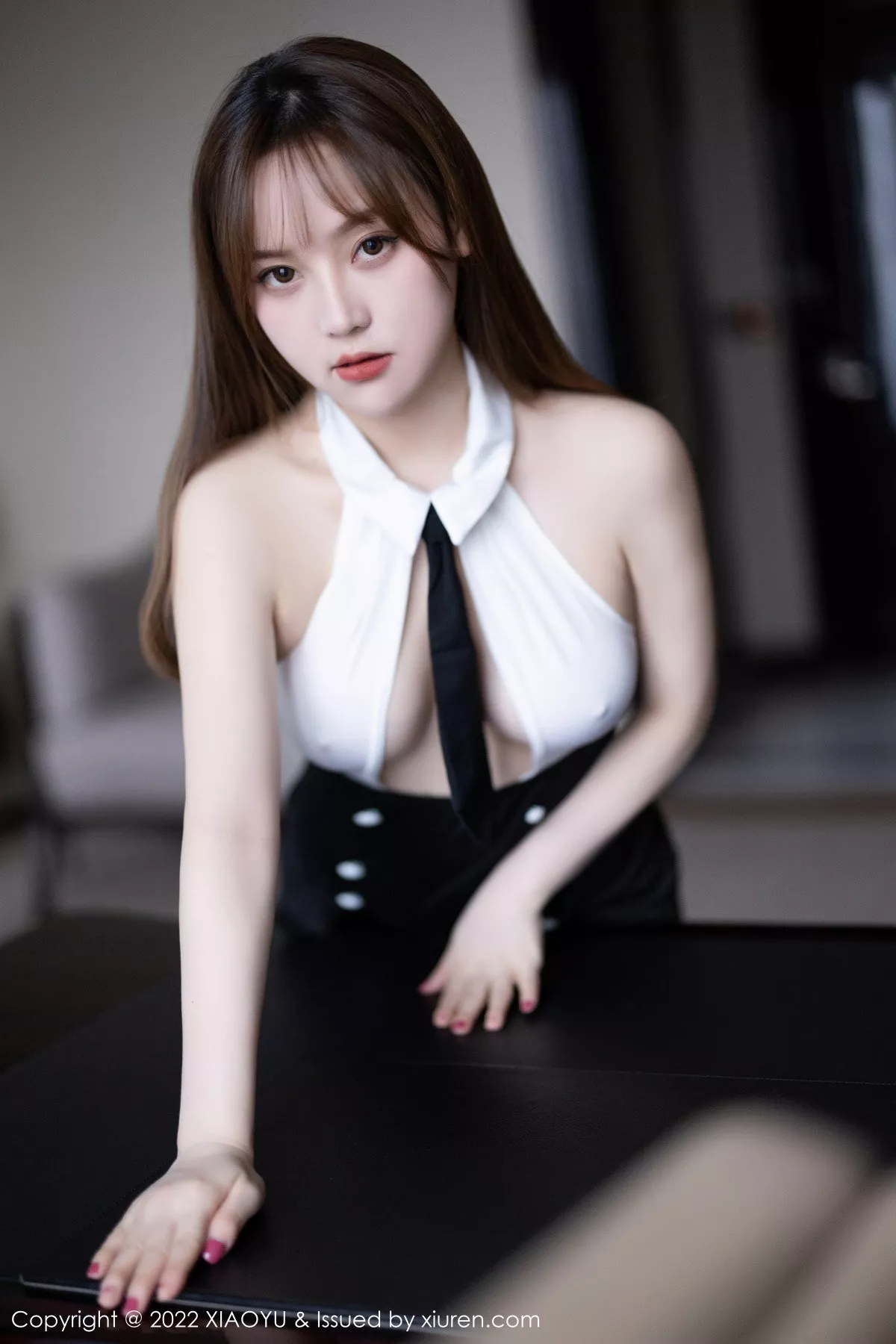 秀人集.com_[XiaoYu画语界]Vol.933_模特豆瓣酱性感白色上衣配黑短裙露超薄黑丝秀丰满身材诱惑写真81P