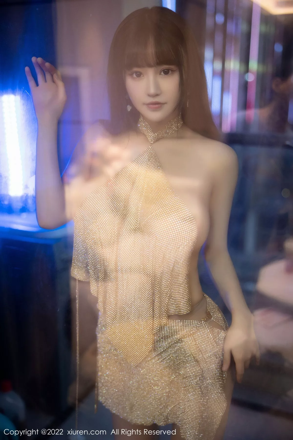 秀人集.com_[XiuRen秀人网]No.6044_女神朱可儿Flora大理旅拍金色闪亮连衣短裙秀丰满身材诱惑写真74P