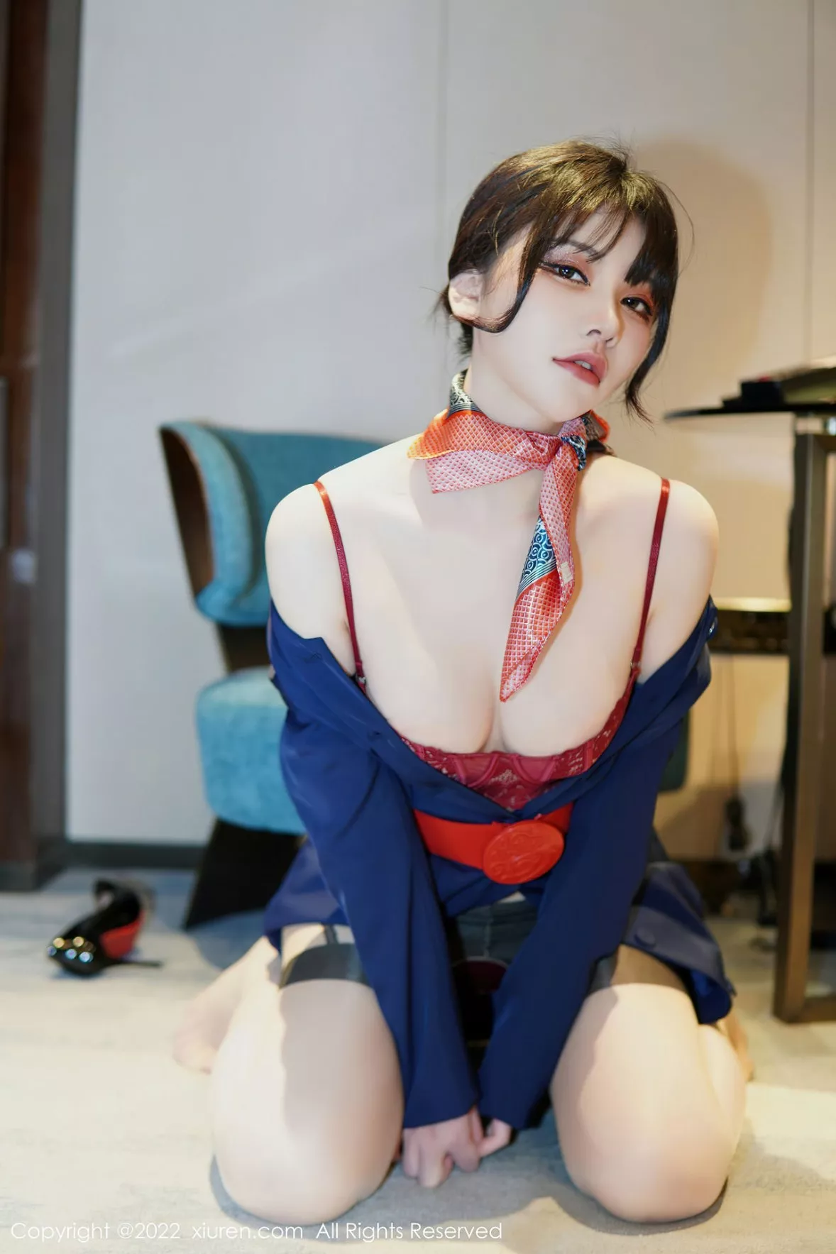 秀人集.com_[XiuRen秀人网]No.6048_模特桃桃子_脱深蓝空姐制服露红色蕾丝内衣秀曼妙身姿诱惑写真82P