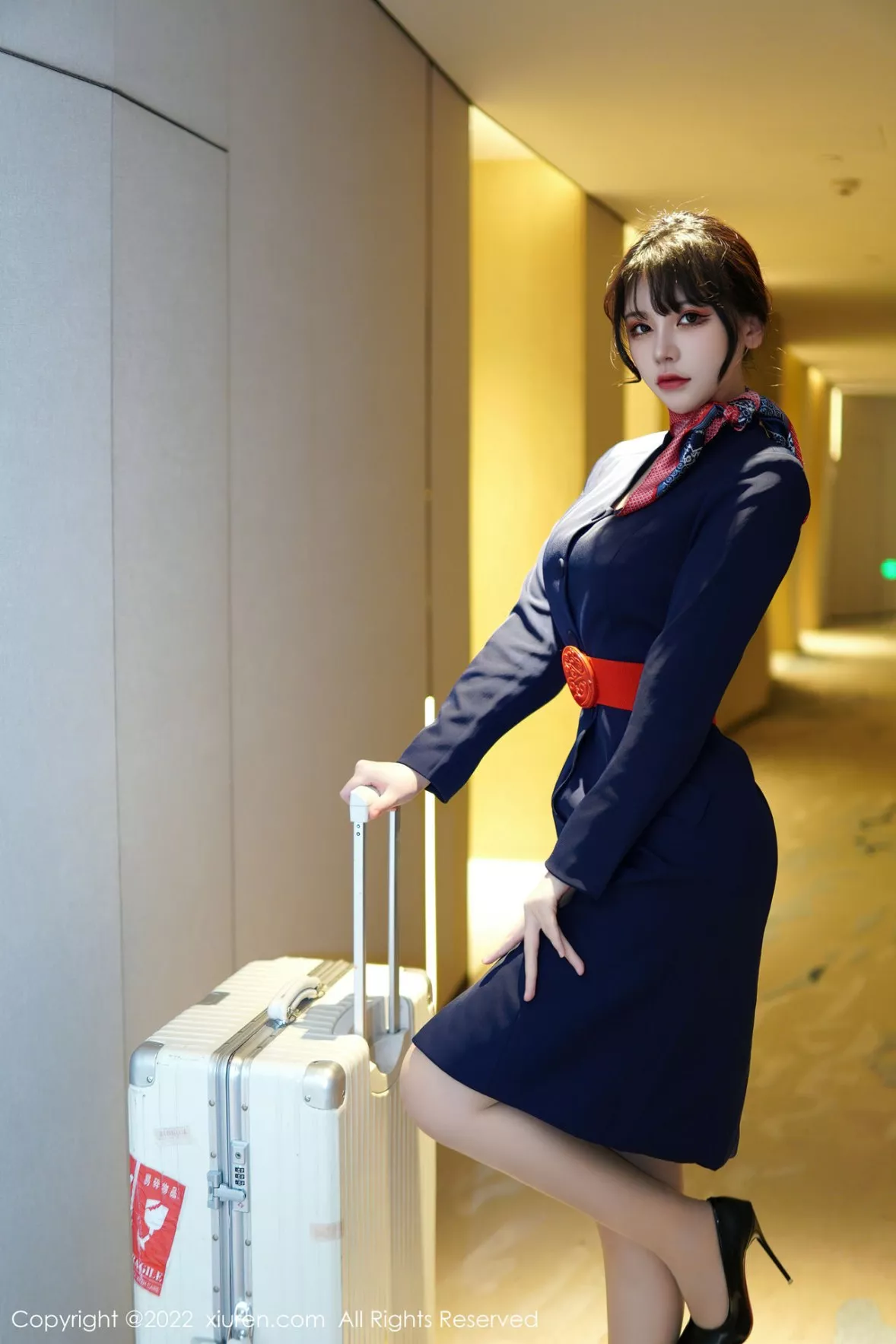 秀人集.com_[XiuRen秀人网]No.6048_模特桃桃子_脱深蓝空姐制服露红色蕾丝内衣秀曼妙身姿诱惑写真82P