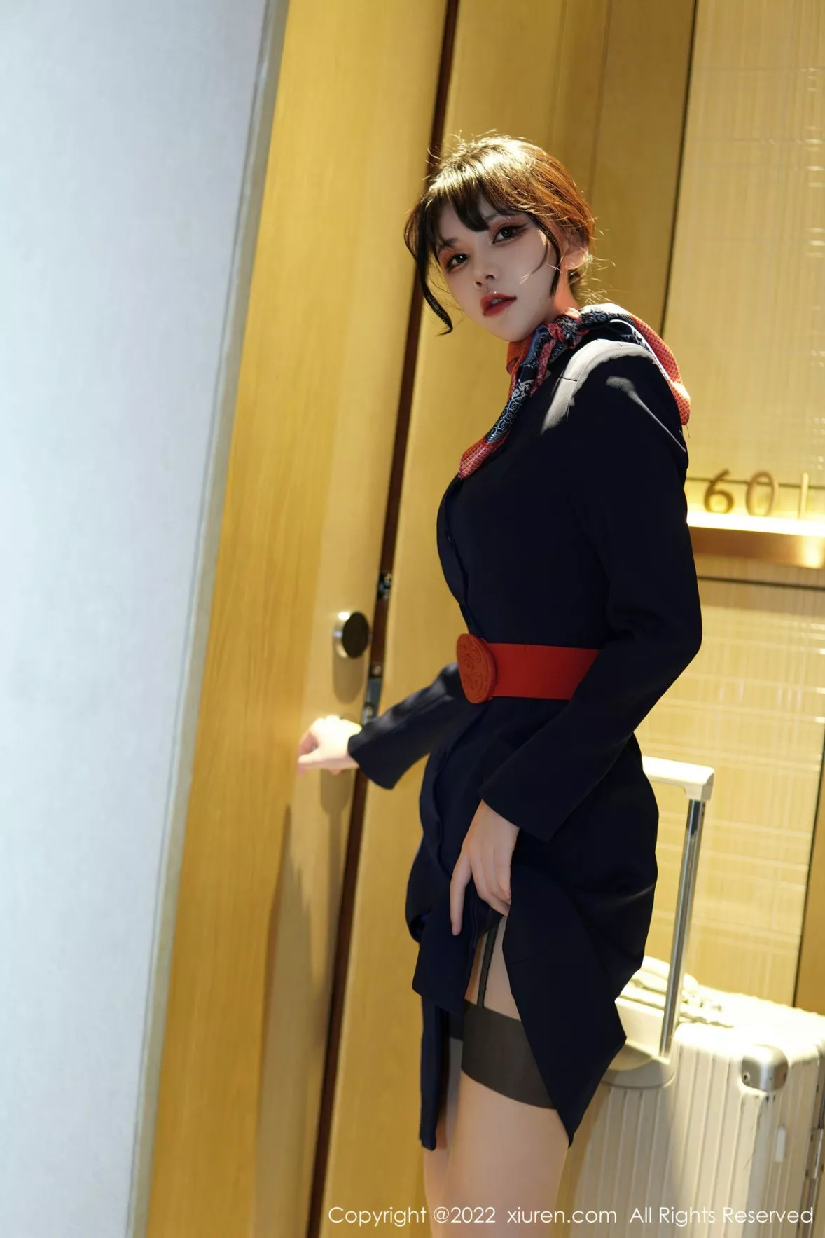 秀人集.com_[XiuRen秀人网]No.6048_模特桃桃子_脱深蓝空姐制服露红色蕾丝内衣秀曼妙身姿诱惑写真82P