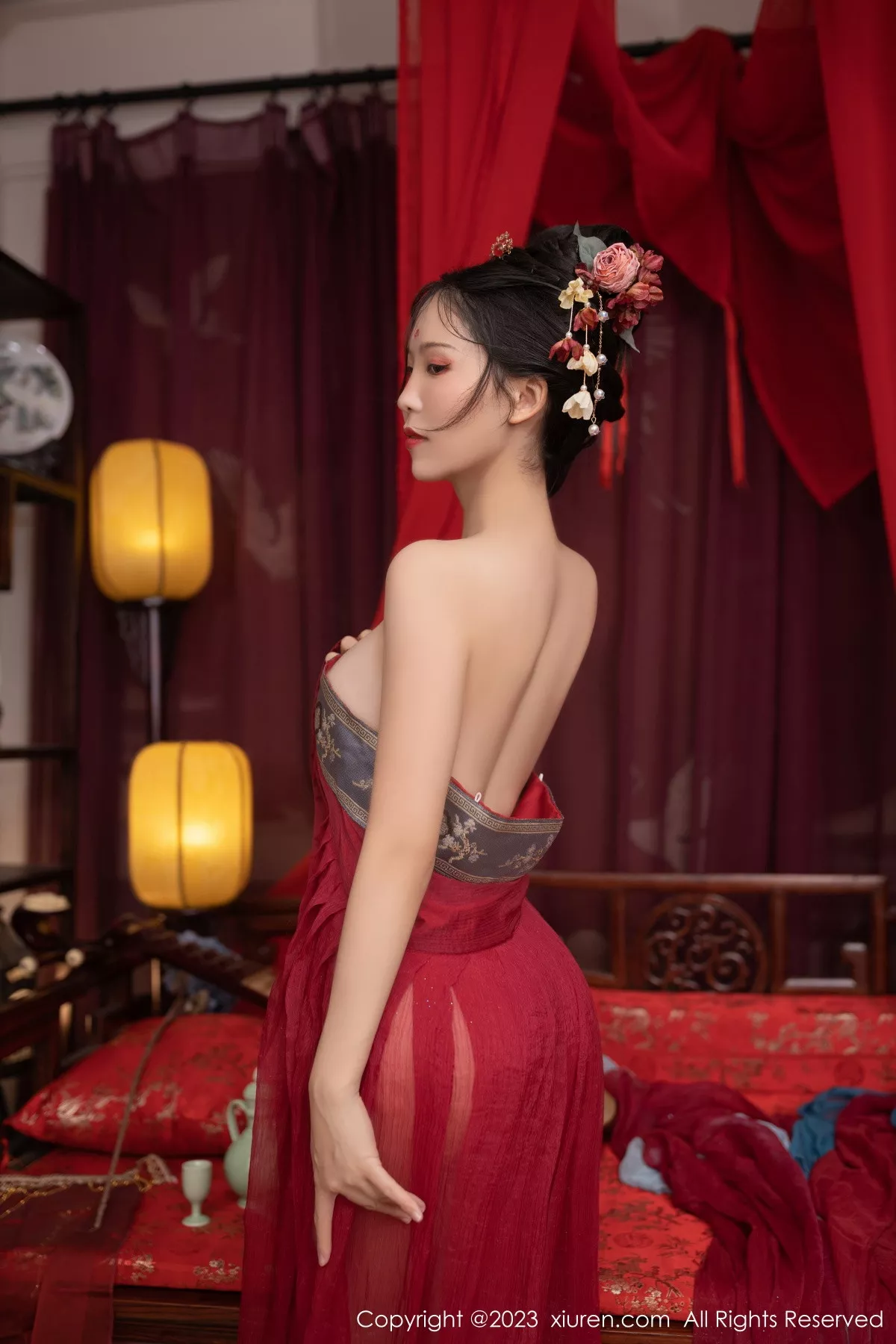 秀人集.com_[XiuRen秀人网]No.6154_模特利世歌姬角色扮演性感红色古装服低胸秀完美身材诱惑写真71P