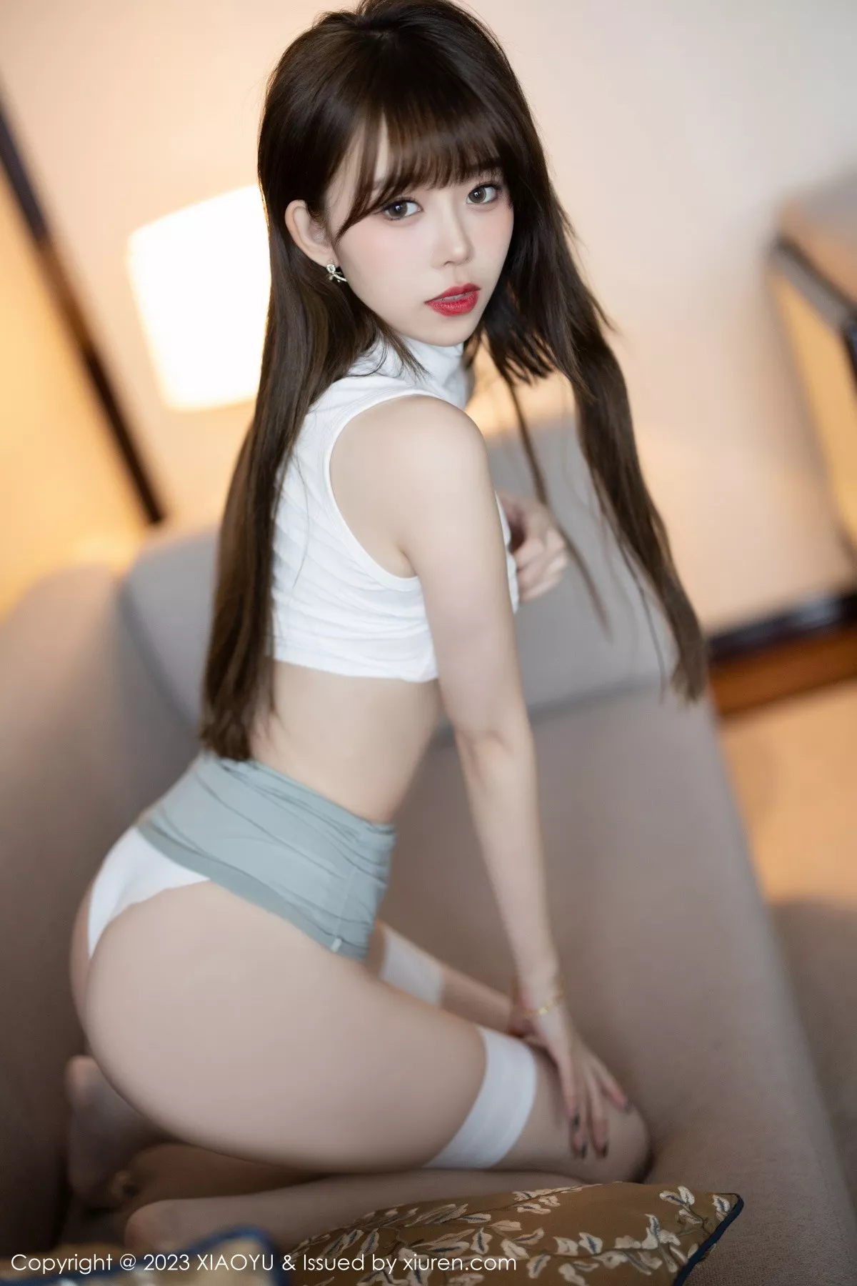 秀人集.com_[XiaoYu画语界]Vol.949_模特奶瓶性感白色轻透收身上衣配蓝色短裙秀曼妙身姿迷人写真90P