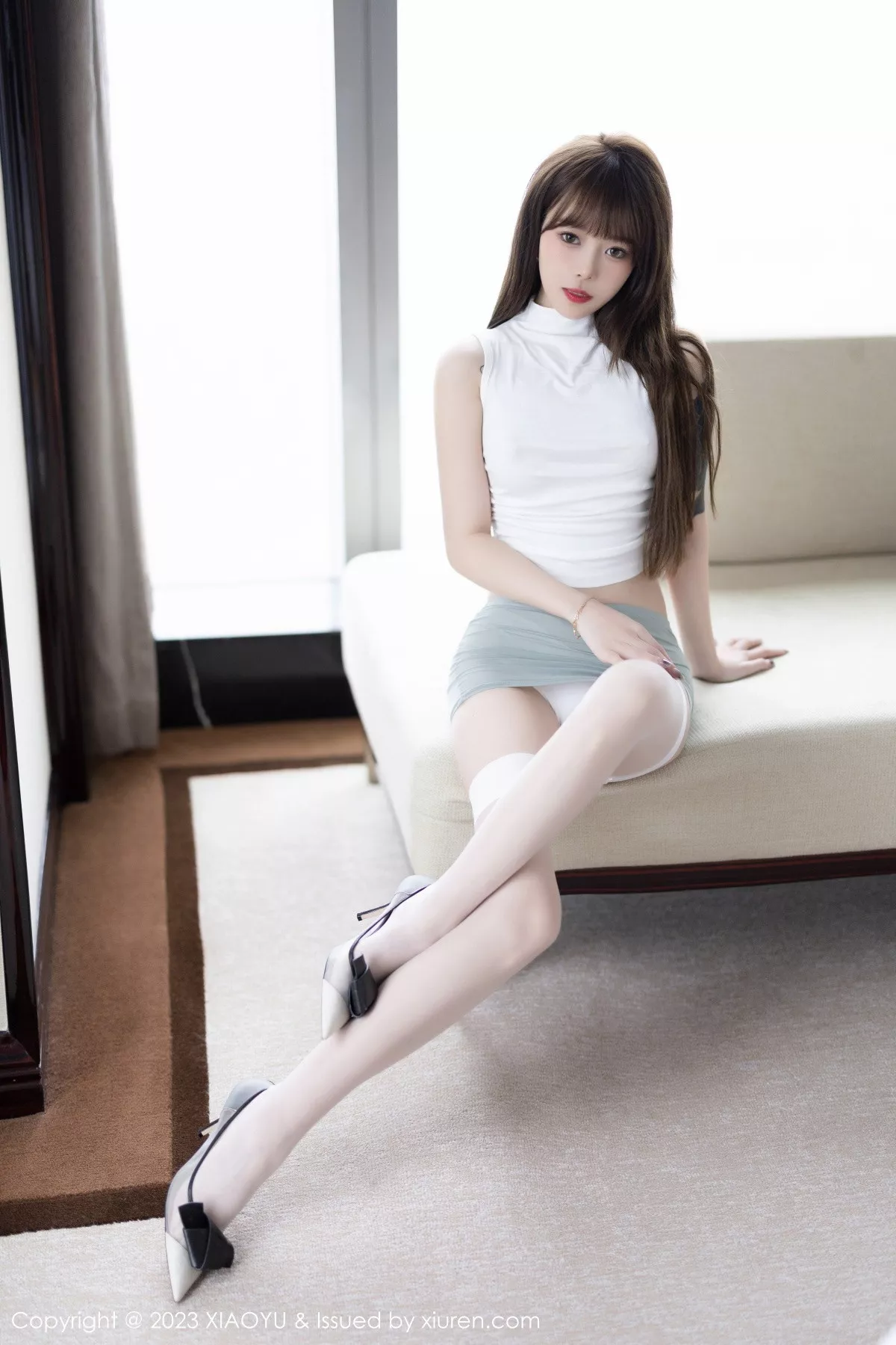 秀人集.com_[XiaoYu画语界]Vol.949_模特奶瓶性感白色轻透收身上衣配蓝色短裙秀曼妙身姿迷人写真90P