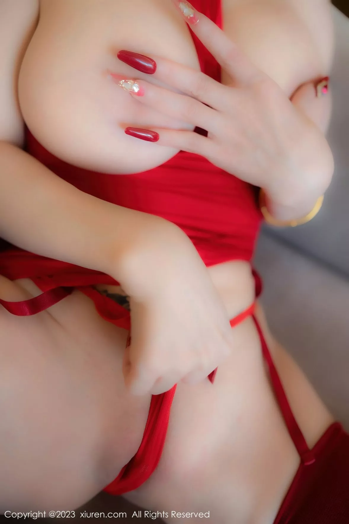 秀人集.com_[XiuRen秀人网]No.6151_模特潘娇娇红色薄纱轻透情趣服配黑丝吊袜秀巨乳肥臀诱惑写真80P