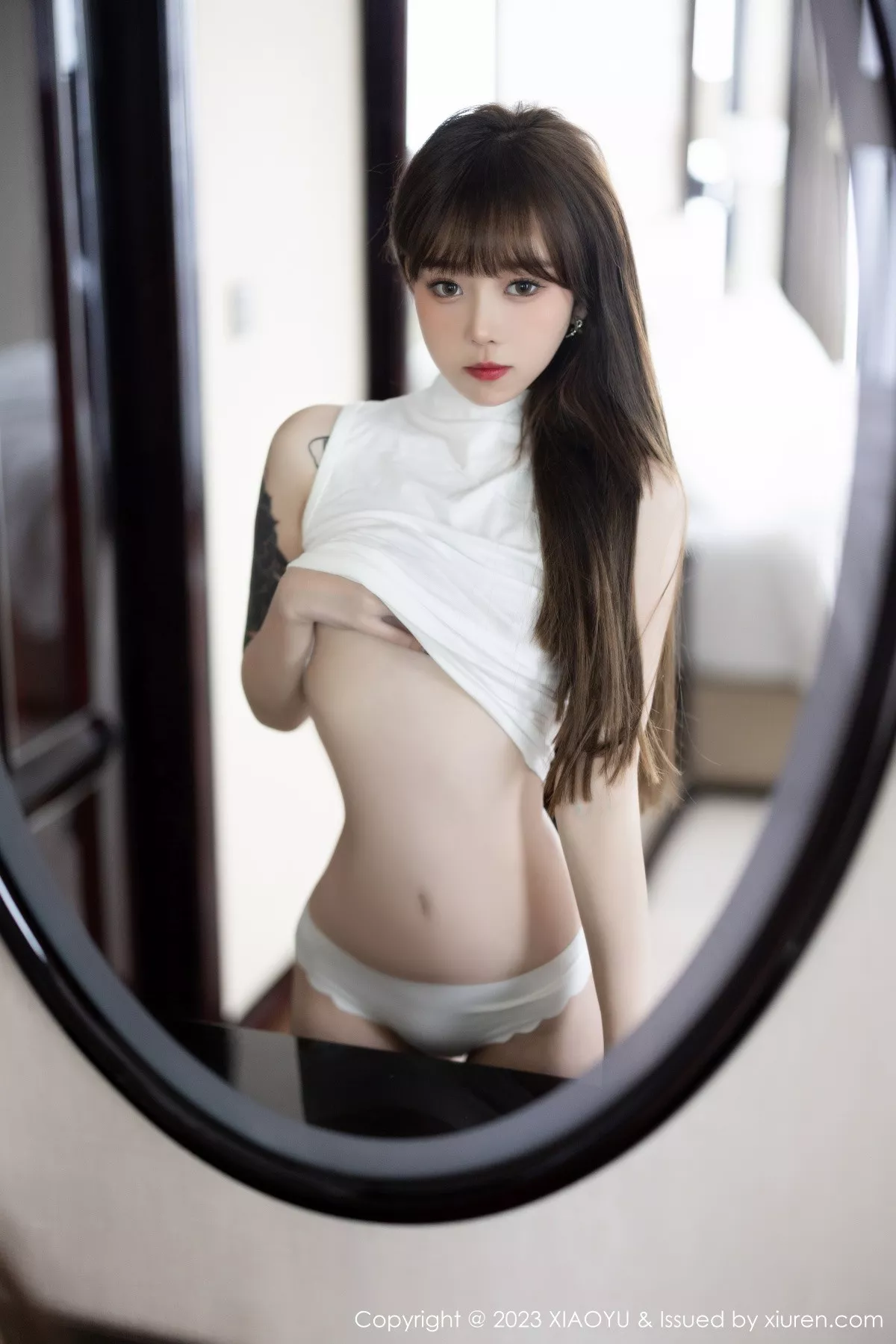 秀人集.com_[XiaoYu画语界]Vol.949_模特奶瓶性感白色轻透收身上衣配蓝色短裙秀曼妙身姿迷人写真90P